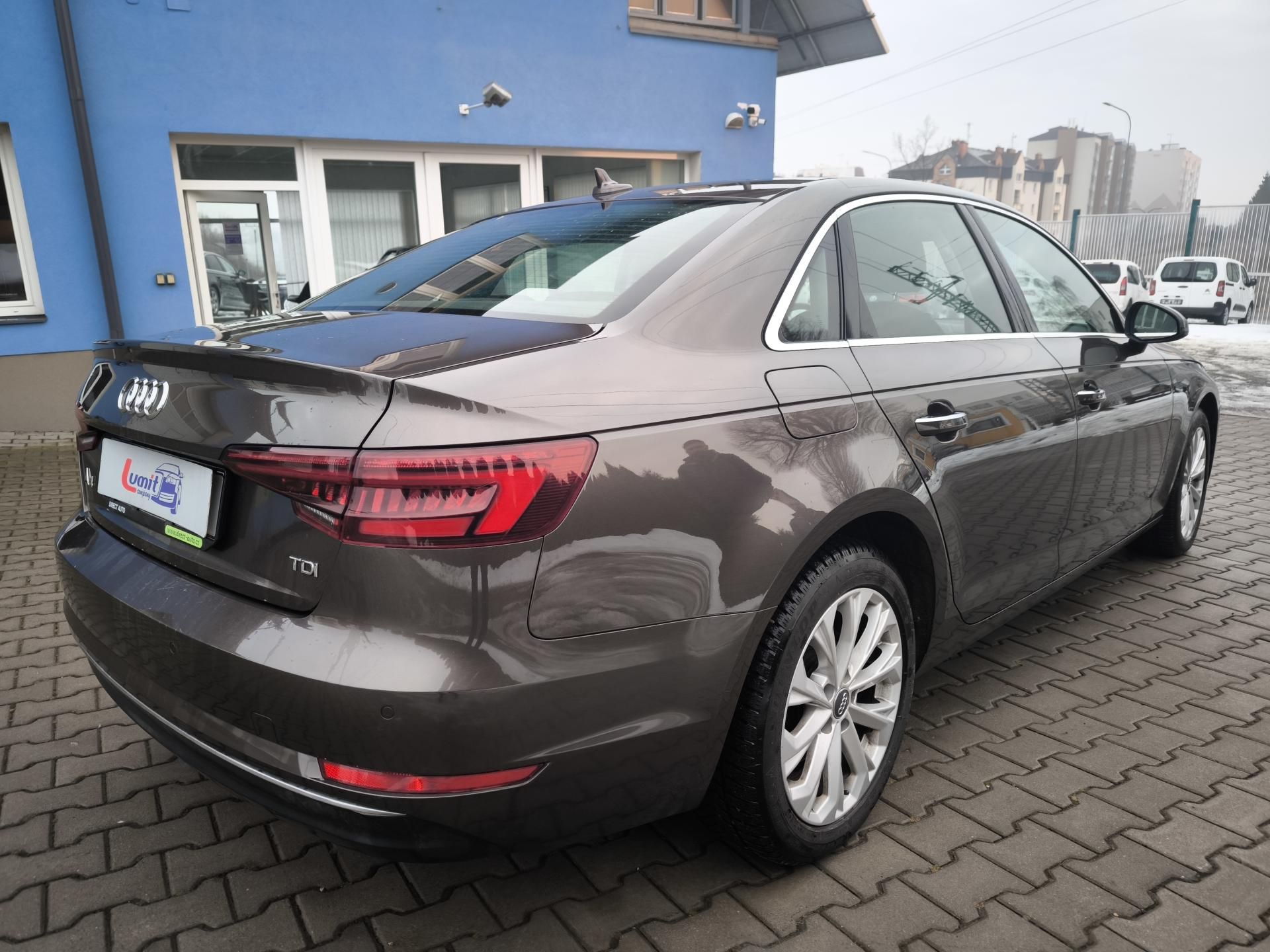Audi A4, 2.0 TDi - fotka 5