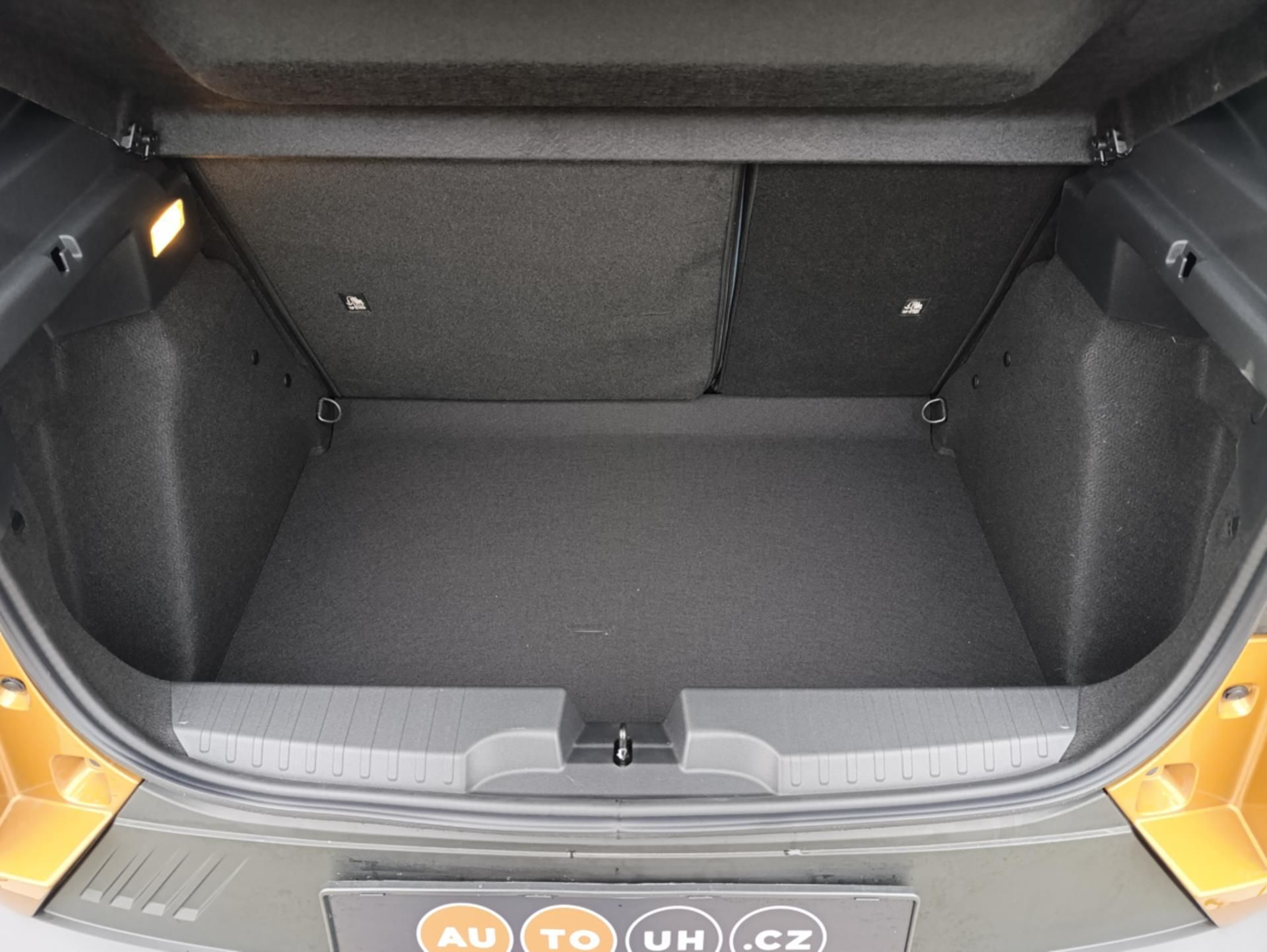 Fiat Grande Panda, 113k BEV 44kWh La Prima - fotka 6