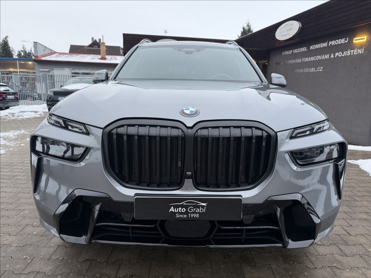 BMW X7, 40d Xdrive Msport - fotka 2