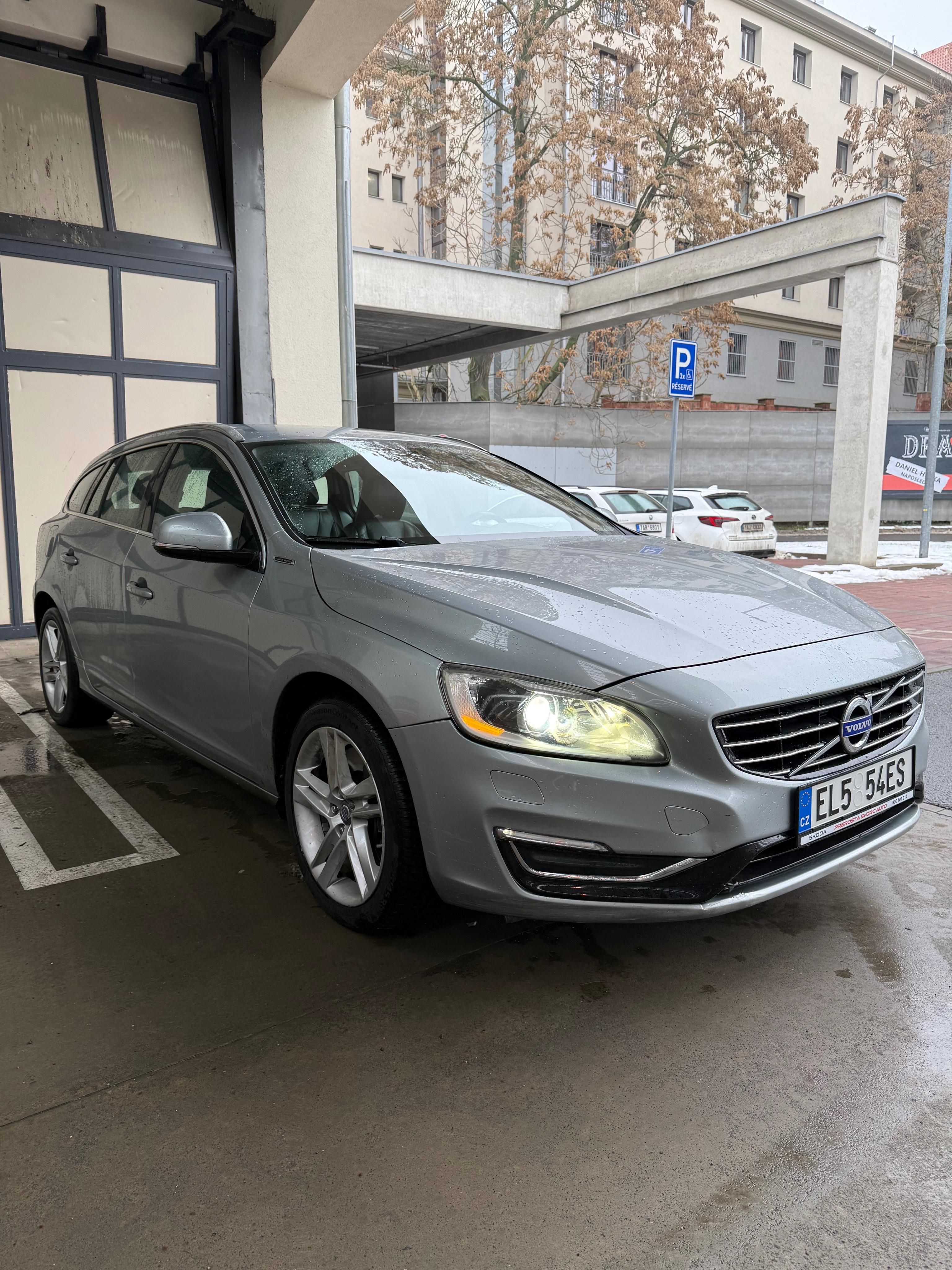 Volvo V60 - fotka 4