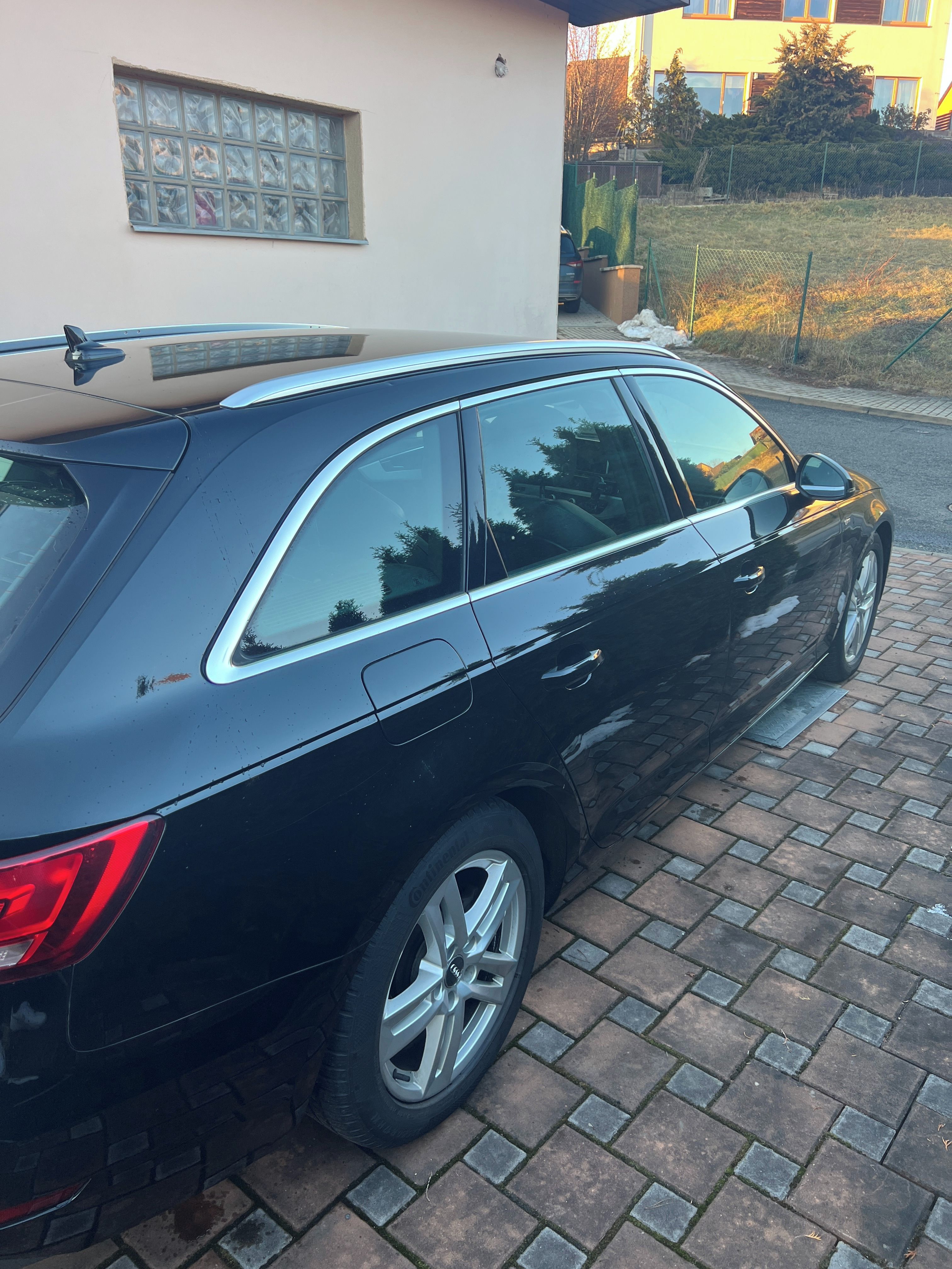 Audi A4 Avant, 2.0 TDi 140 kw QUATTRO S-Line - fotka 2