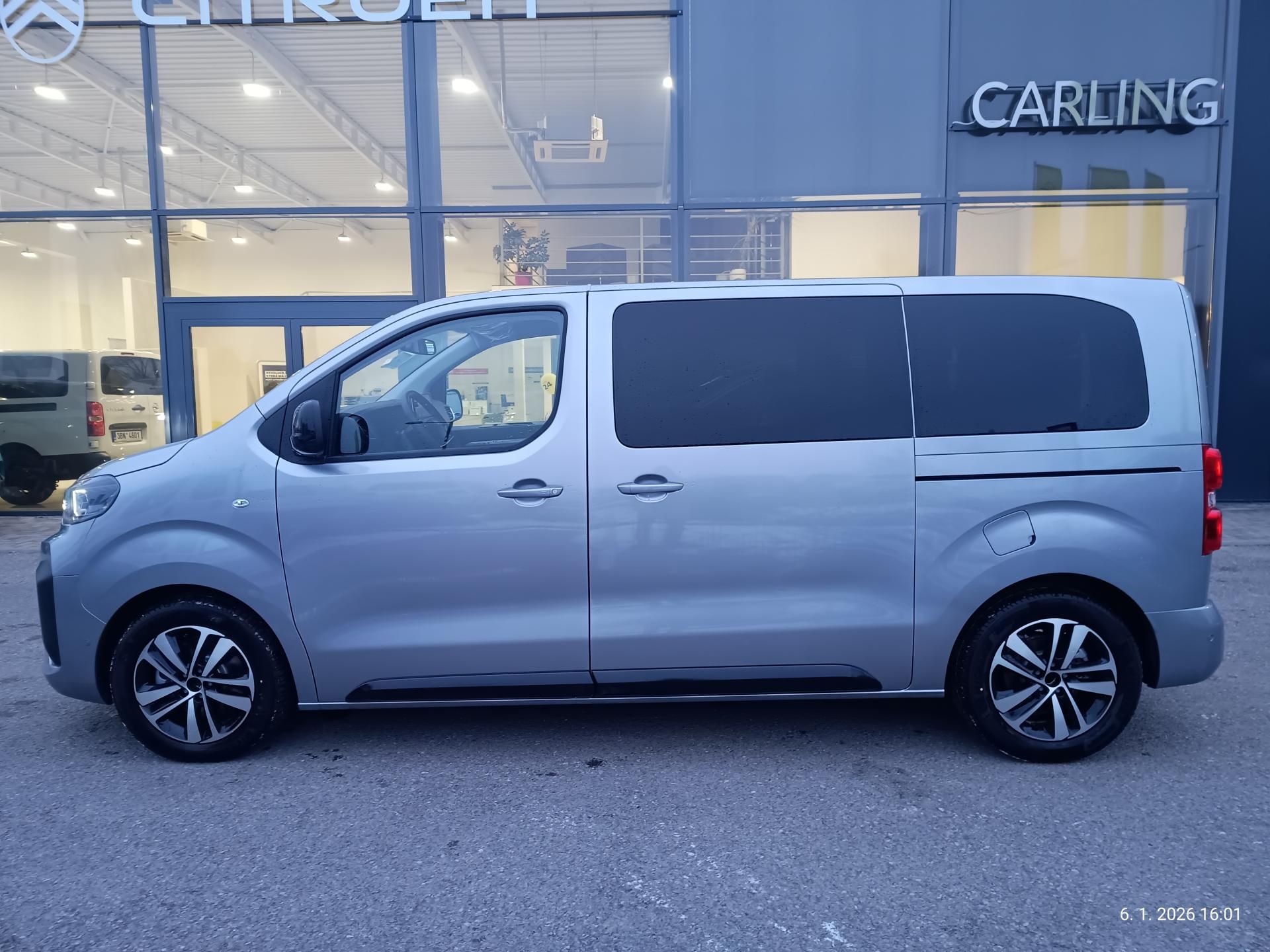 Citroën SpaceTourer, SHINE L2 2.2 BlueHDi 180 EAT8 - fotka 3