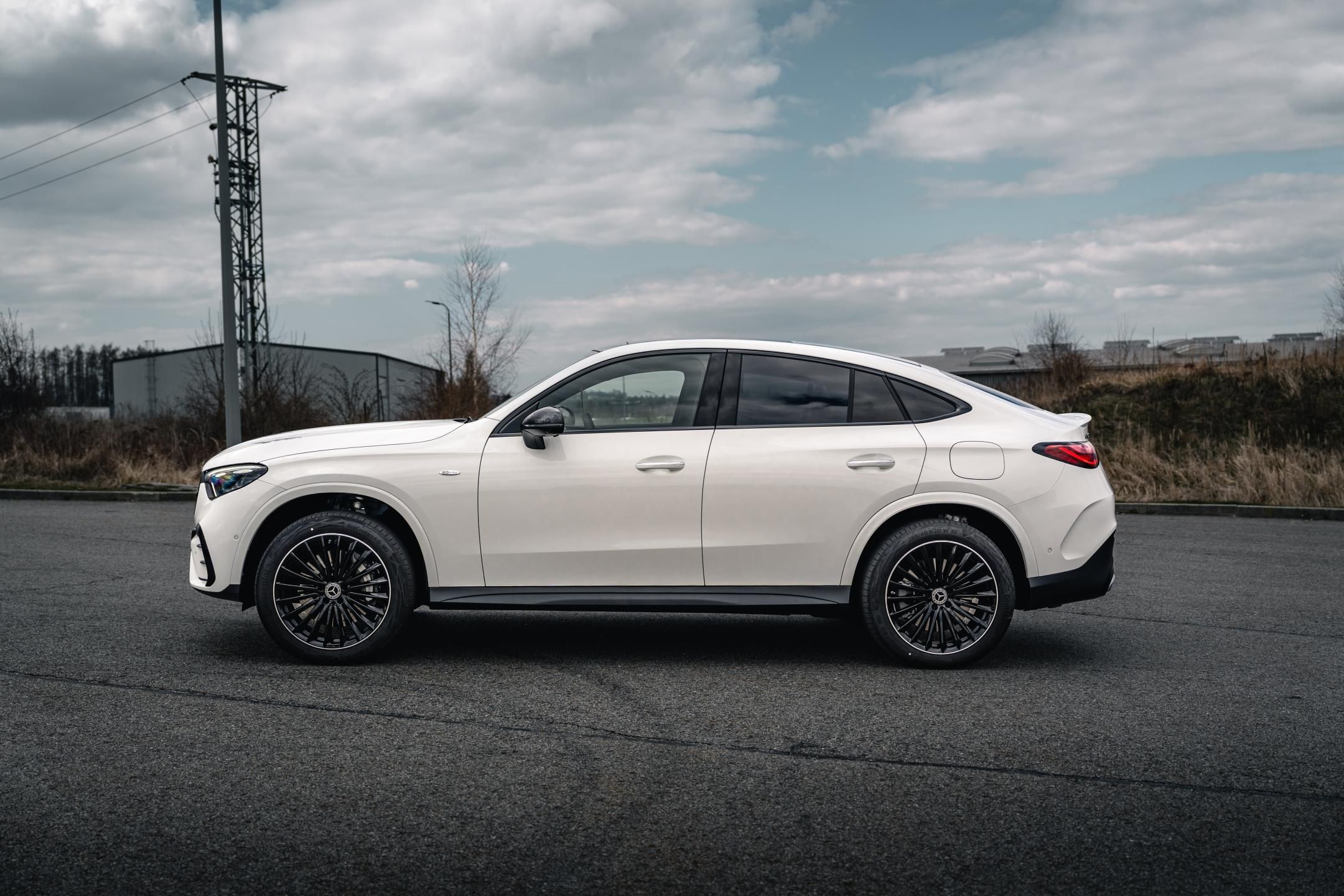 Mercedes-Benz GLC, 300 de kupé AMG Premium - fotka 6