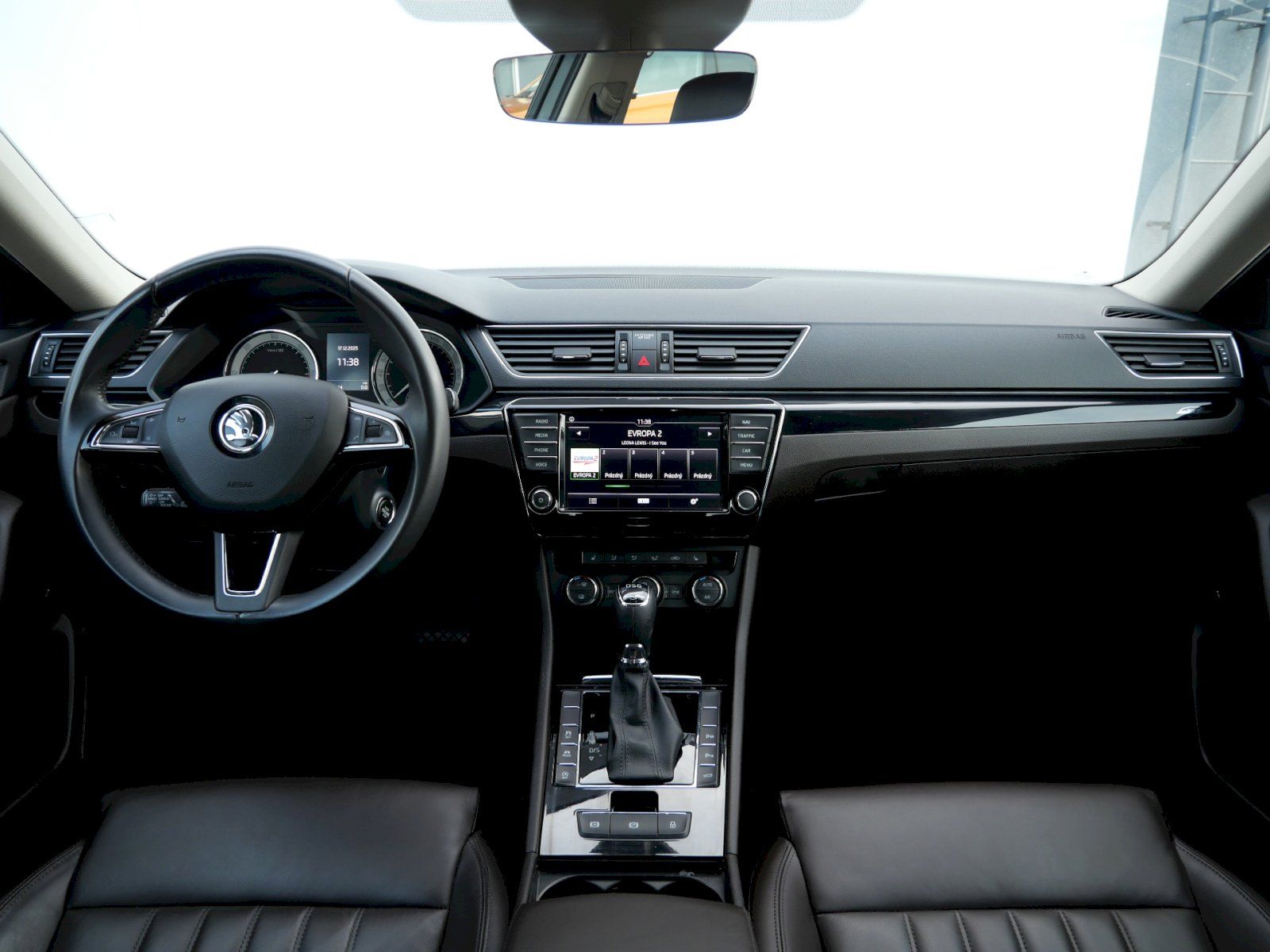 Škoda Superb, L&K DSG 4x4 2.0TDI 140kW - fotka 5