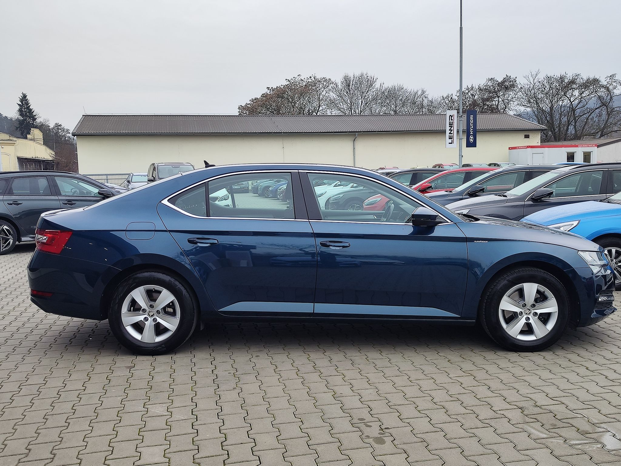 Škoda Superb, 1.5 TSI/110kW Ambition DSG - fotka 4