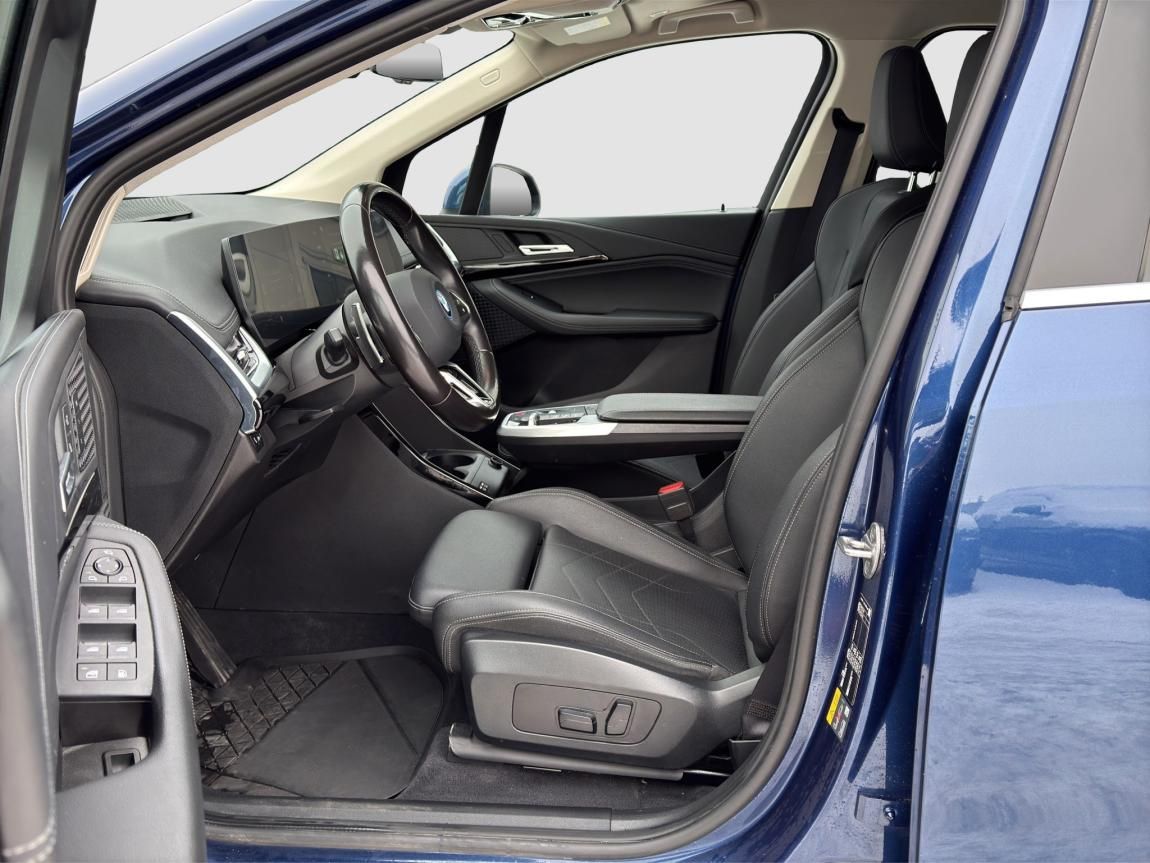 BMW Řada 2, 230e xDrive Active Tourer - fotka 2