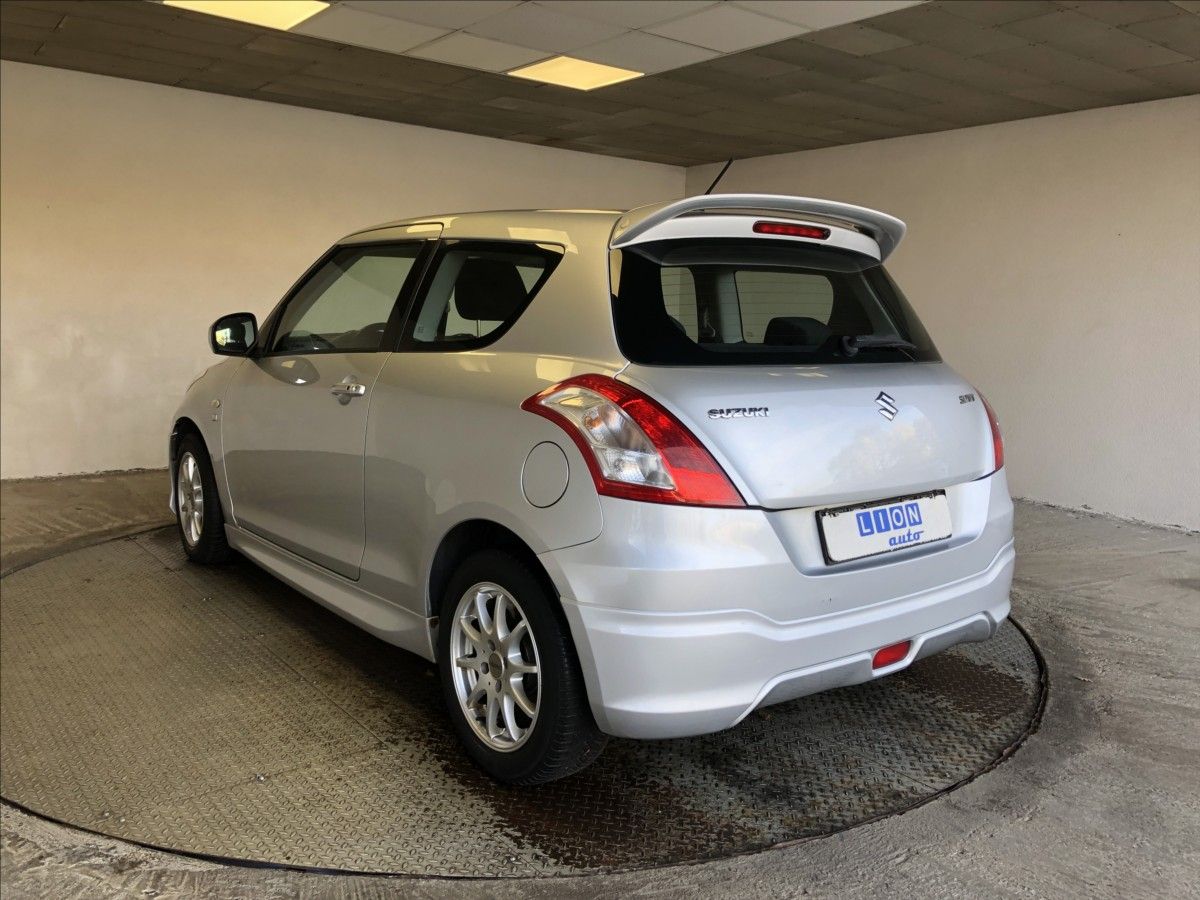 Suzuki Swift, 1,2 16V VVT-i X-ITE - fotka 5