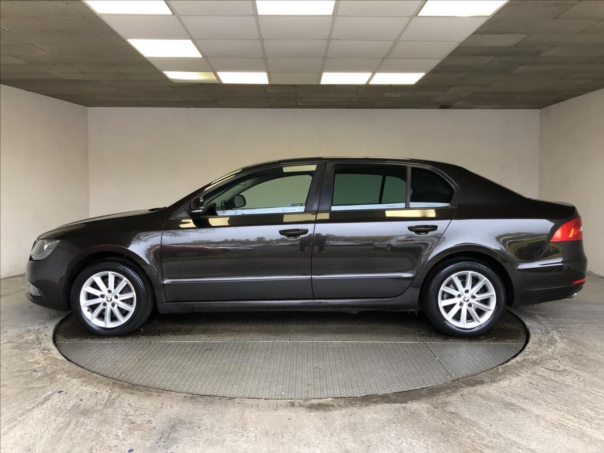 Škoda Superb, 2,0 TDI CR DPF 103kW Active - fotka 4