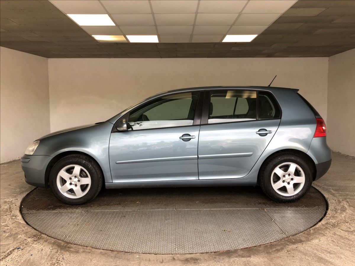 Volkswagen Golf, 1,6 MPI - fotka 4