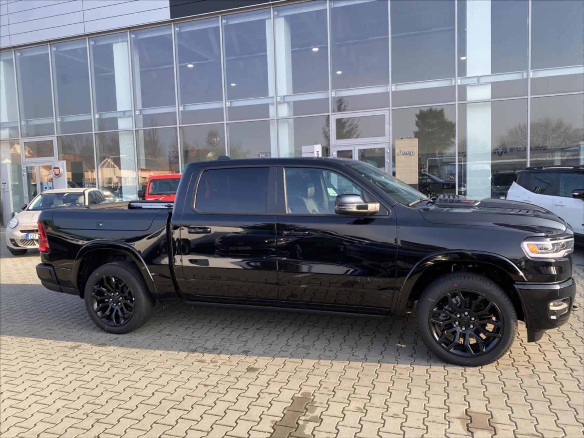 Dodge Ram, 3,0 R6  Limited Night - fotka 2