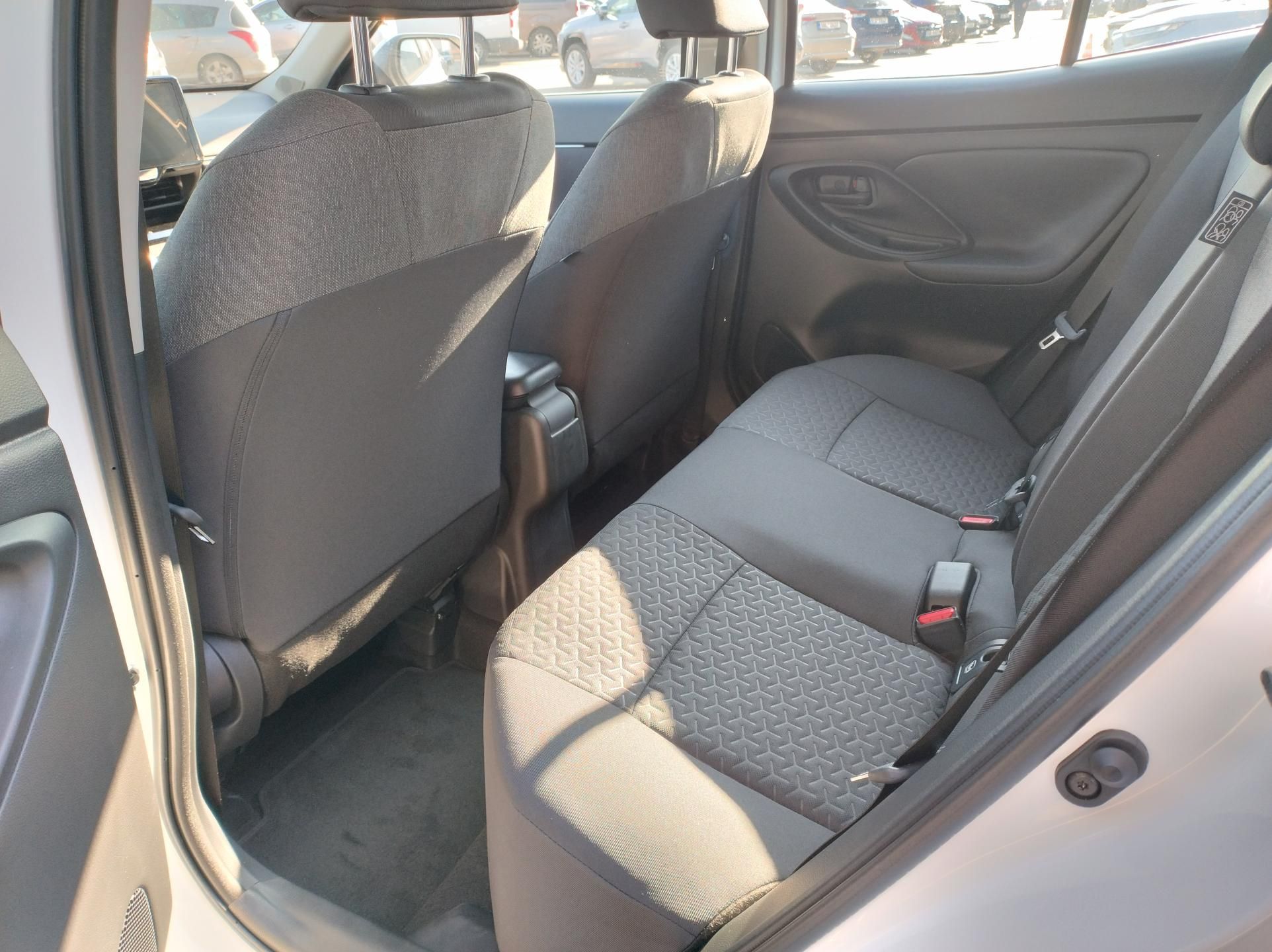 Toyota Yaris Cross, 1.5 FHEV Limited Edition - fotka 6