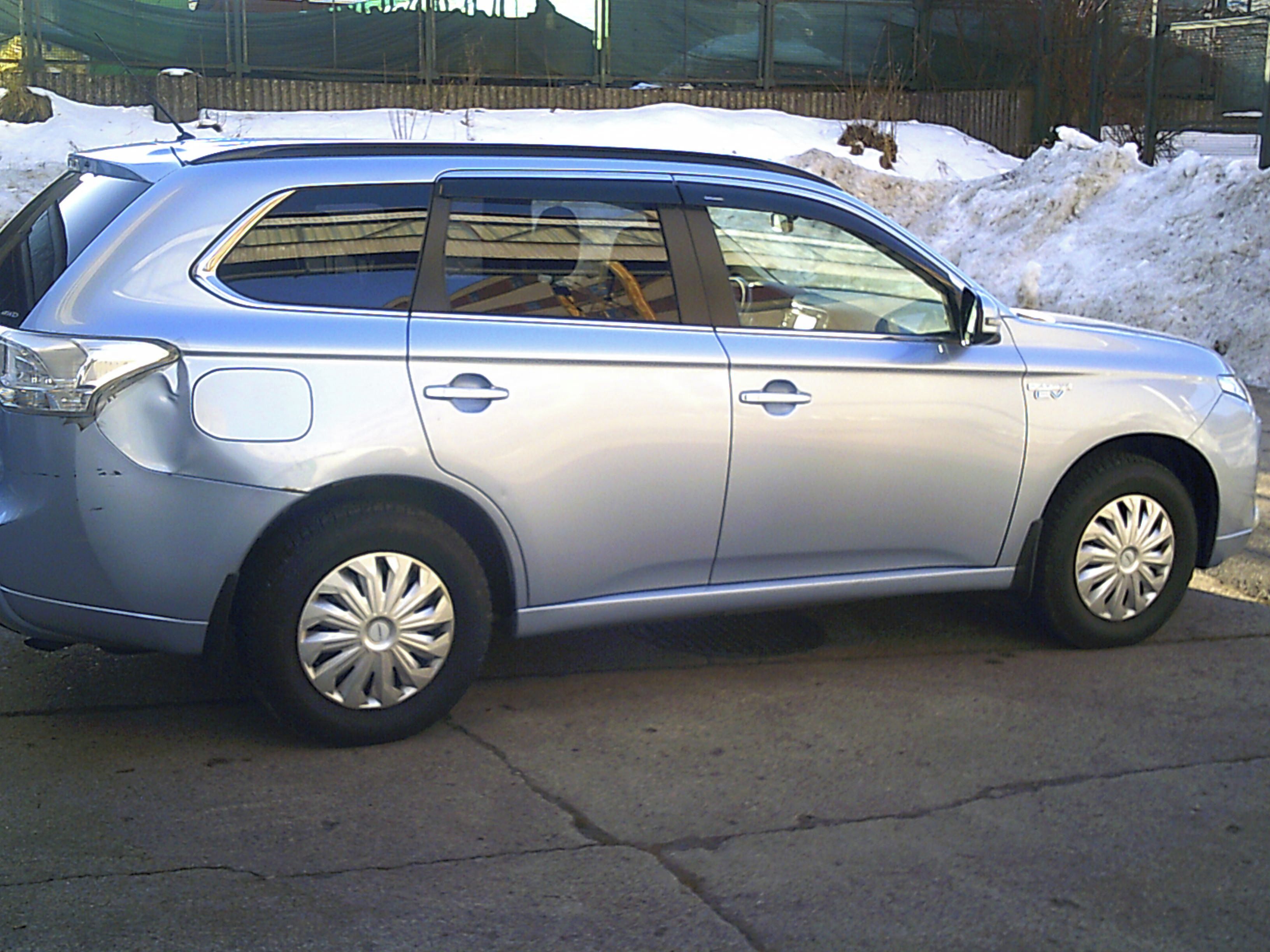 Mitsubishi Outlander, 2.0 Plug-In - fotka 4