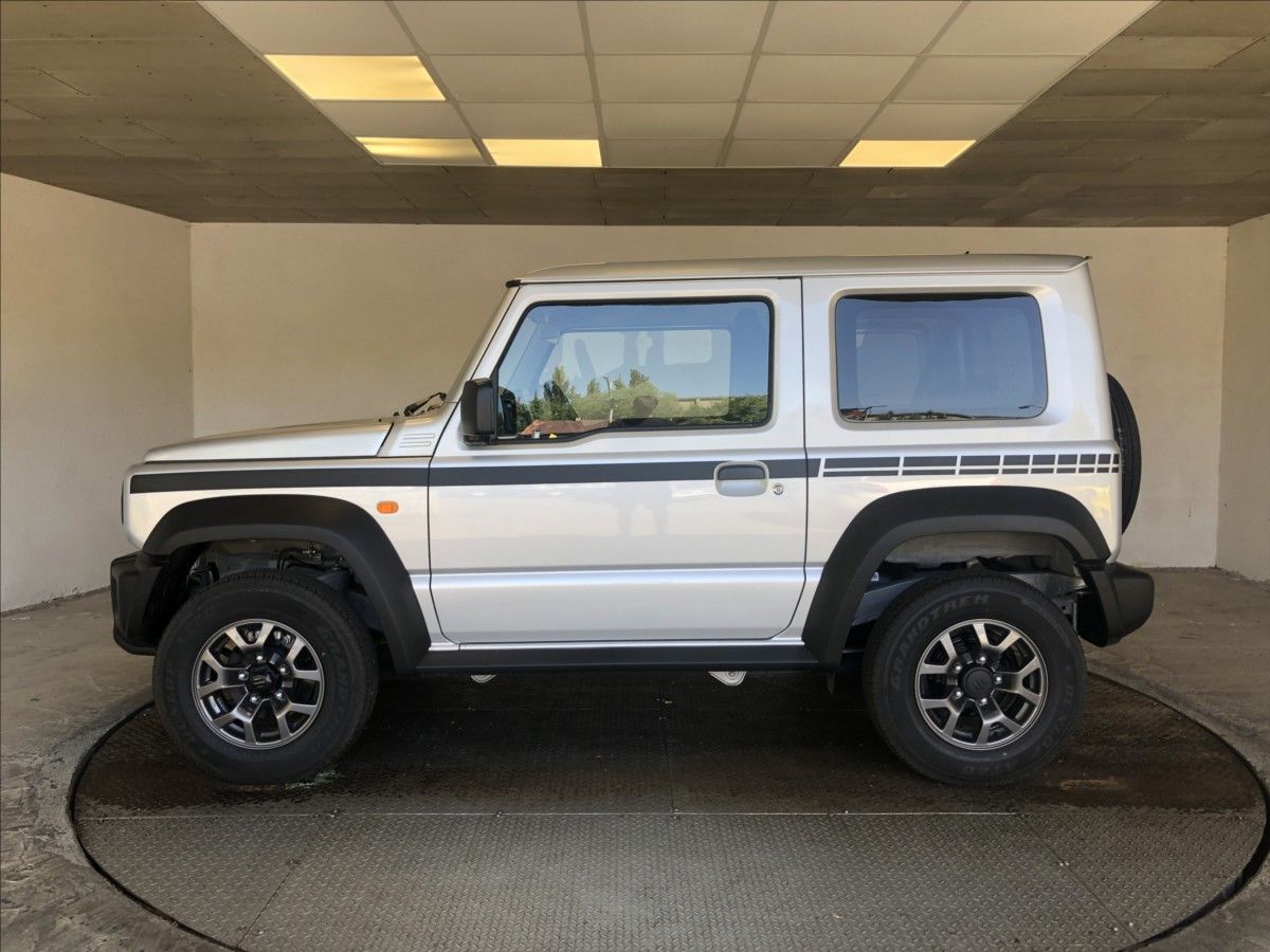 Suzuki Jimny, 1,5 VVT-i  4-místa skladem - fotka 4
