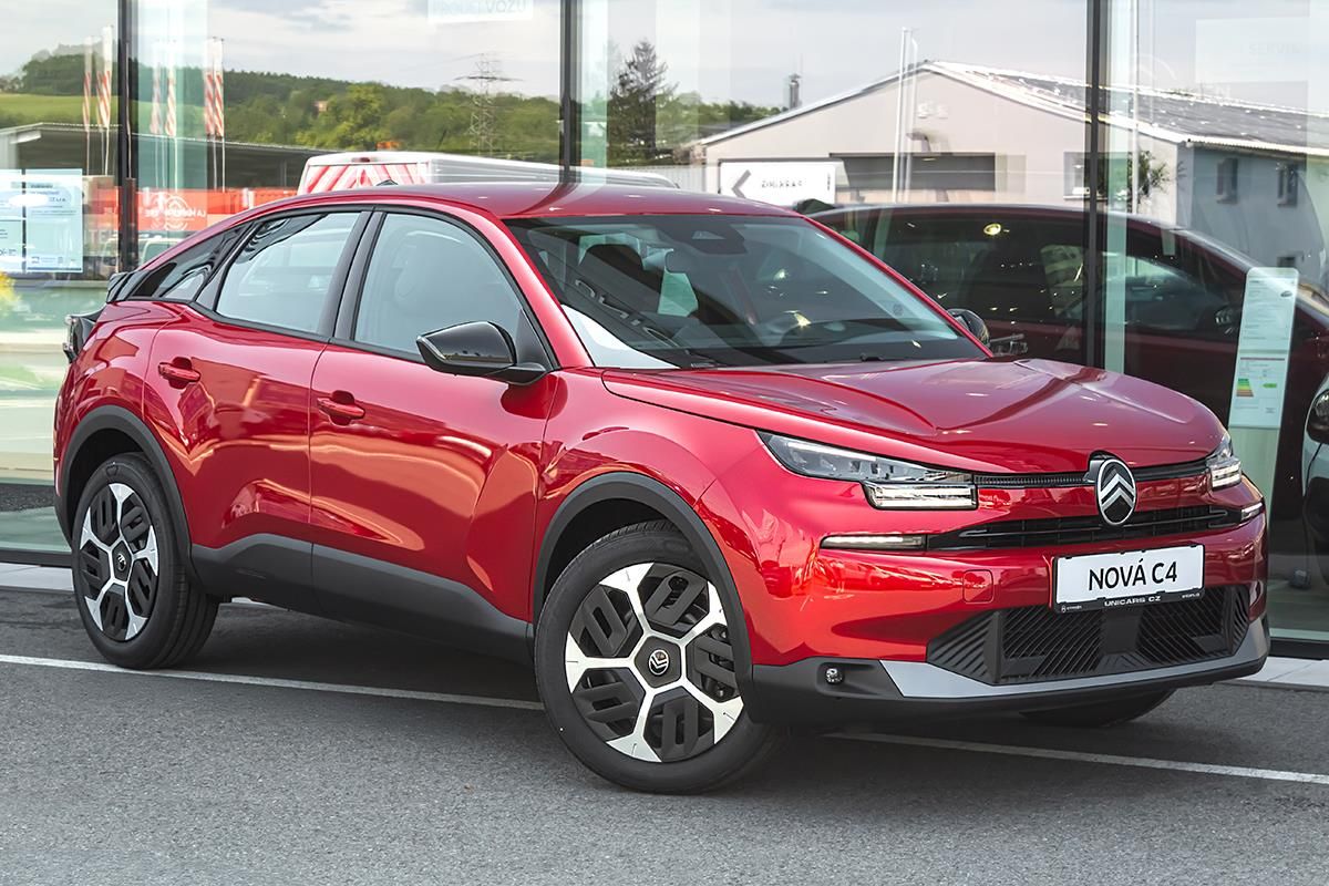 Citroën C4, 1,2 PLUS benzín 130k Automat - fotka 3