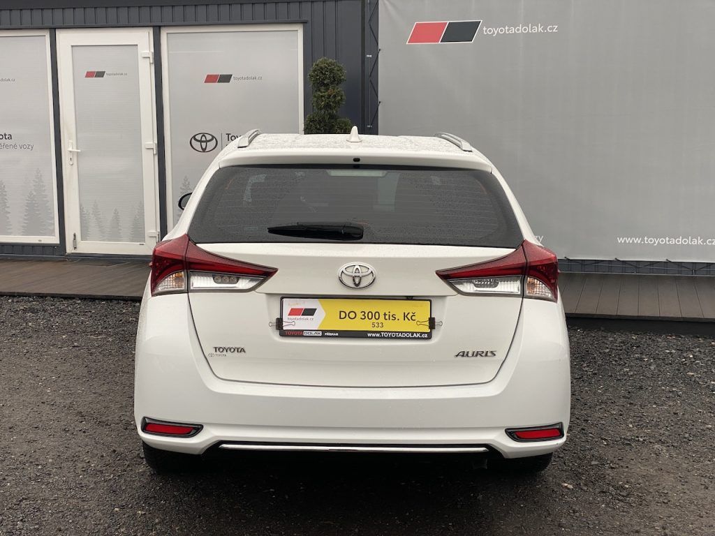 Toyota Auris, 1.4D, ČR, Active, manual - fotka 5
