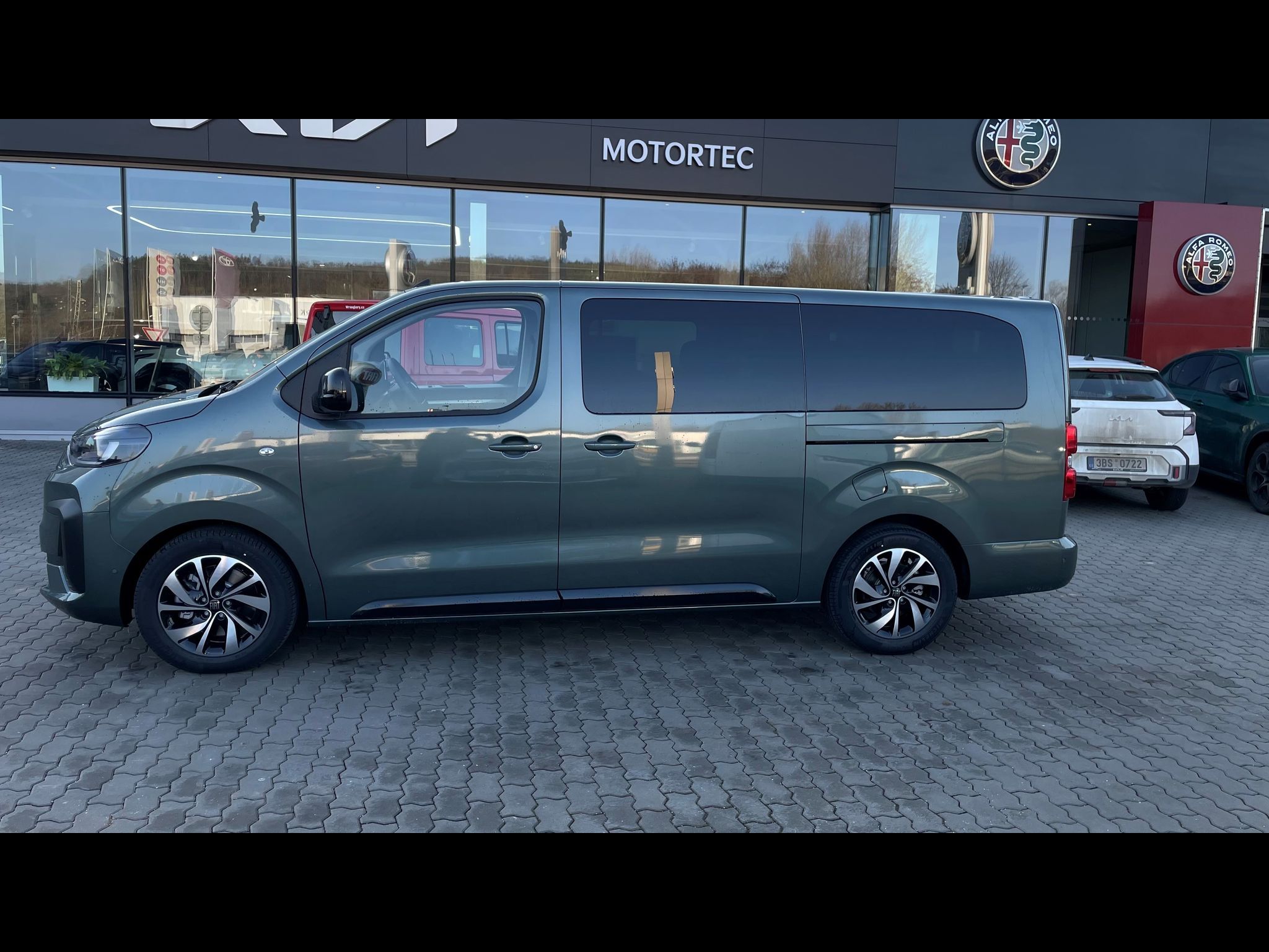 Fiat Ulysse, 2.2 MTJ 180k 8AT La Prima L3 - fotka 5