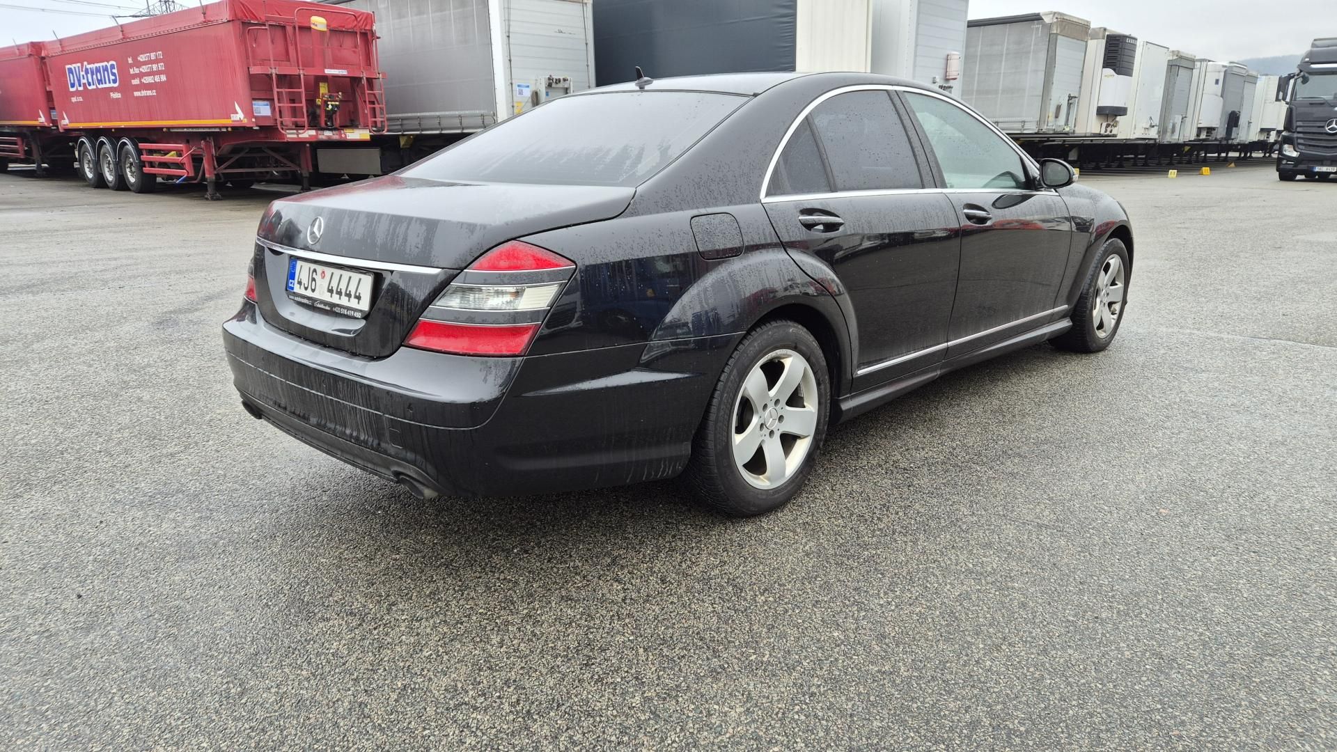 Mercedes-Benz Třídy S, S 320 CDI 4-MATIC 2987 cm3 173 - fotka 4