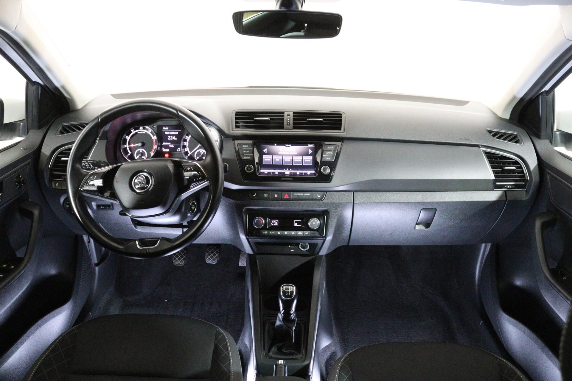 Škoda Fabia, COMBI AMBITION 1,0 TSI 70 kW - fotka 5
