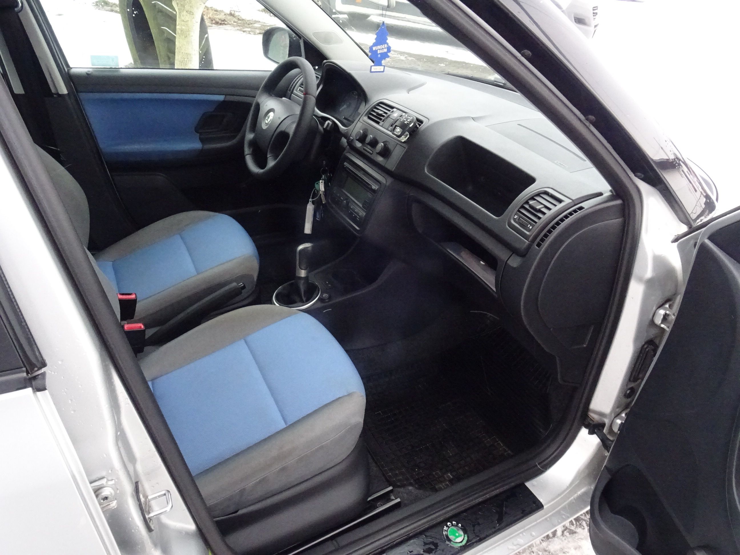 Škoda Fabia, 1.2 I PRAV. SERVIS, NOVÁ STK ! - fotka 6