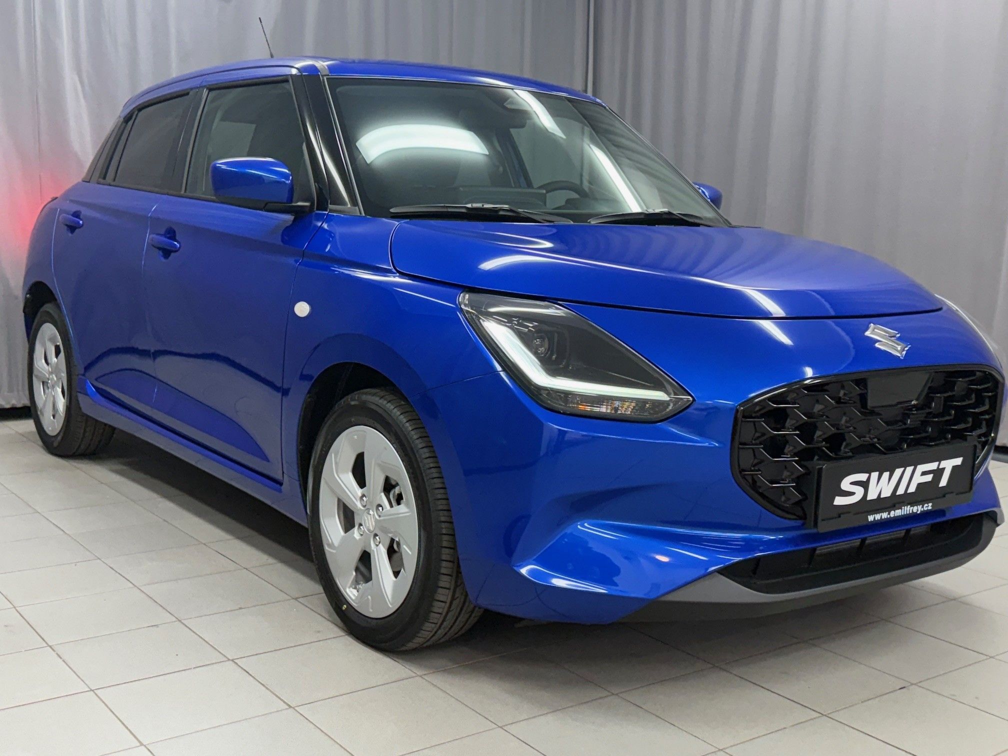 Suzuki Swift, 1,2 Prem.AT -k odběru IHNED - fotka 3