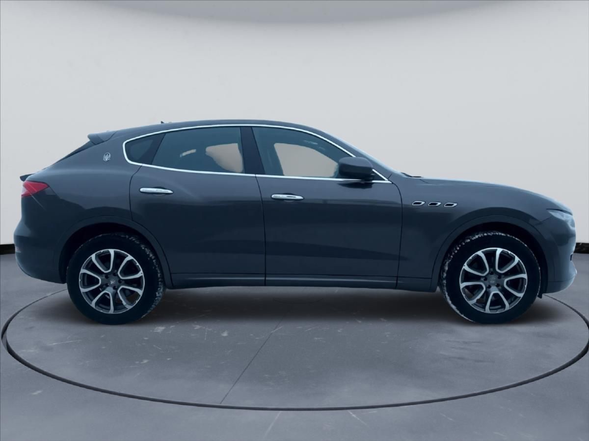Maserati Levante, 3,0 D,Tažné,2x sada Kol - fotka 4