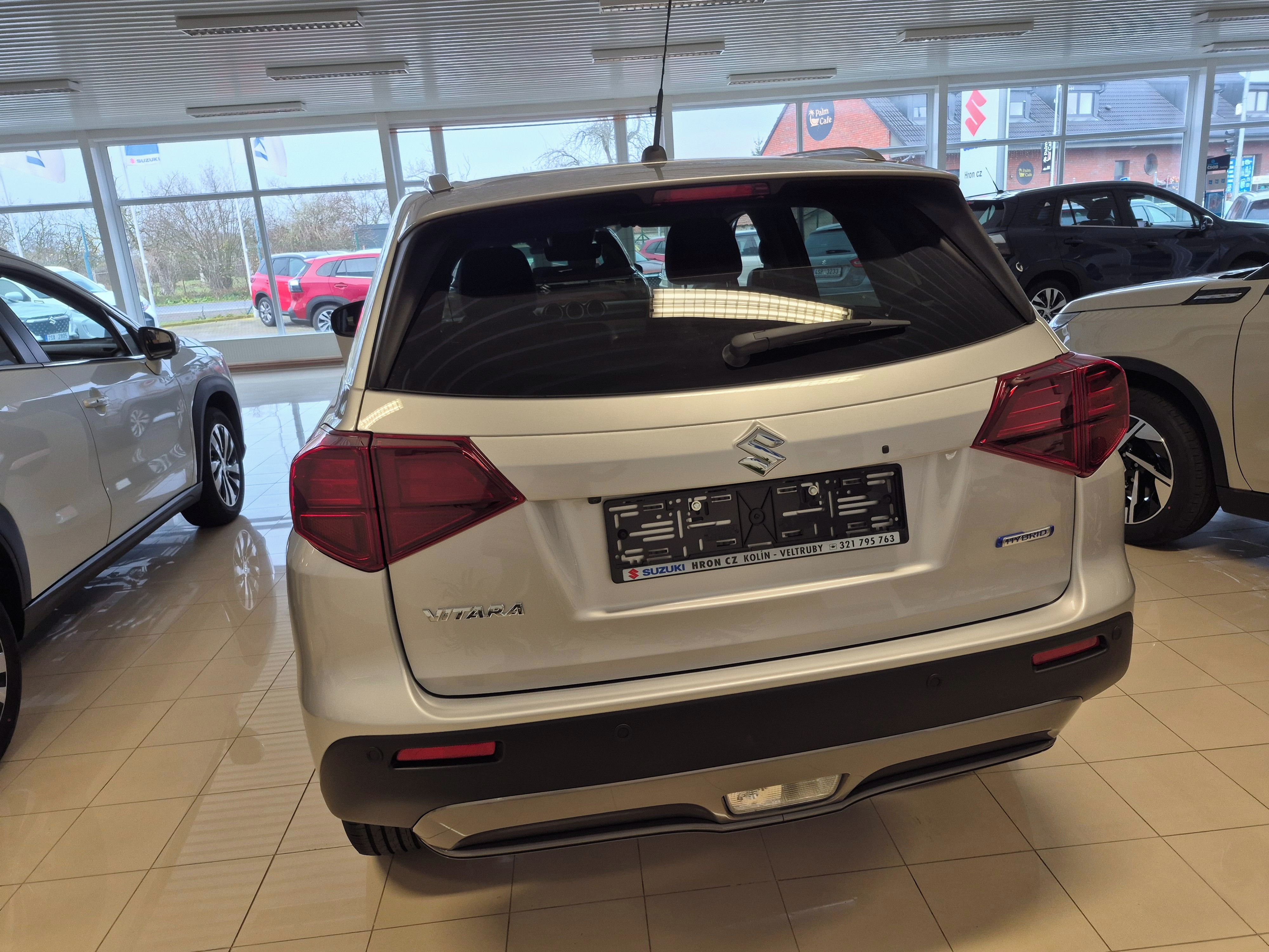 Suzuki Vitara, Premium 4x4 + SADA KOL - fotka 6