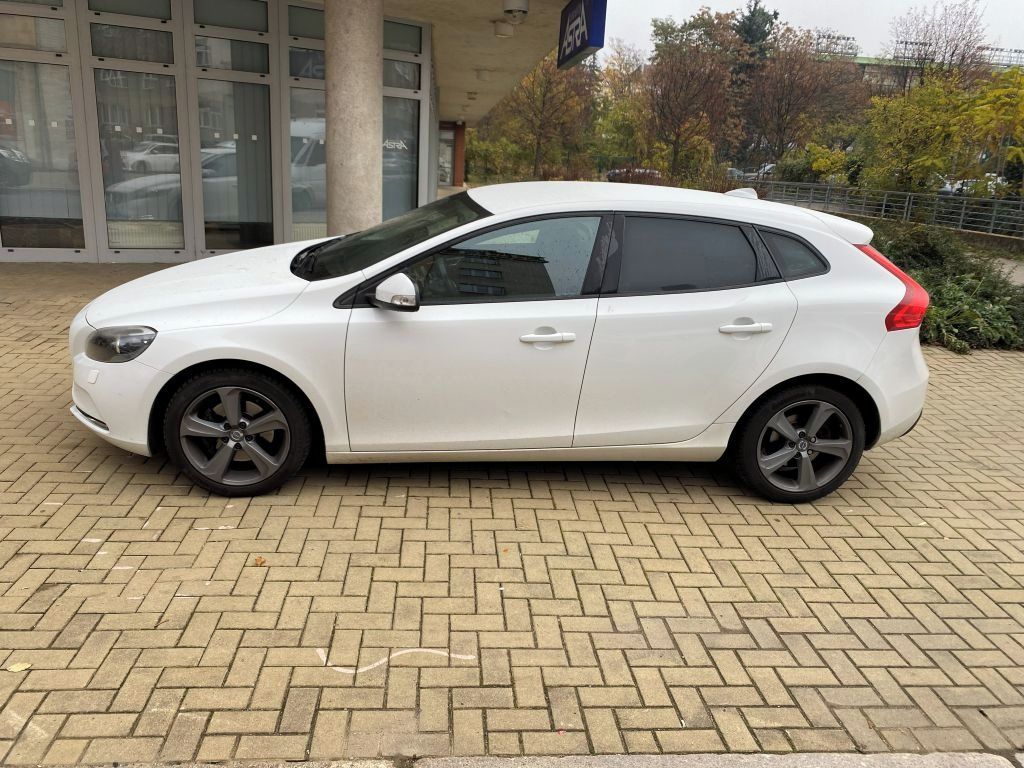 Volvo V40, Volvo V40 T3 R-Design facelift - fotka 2