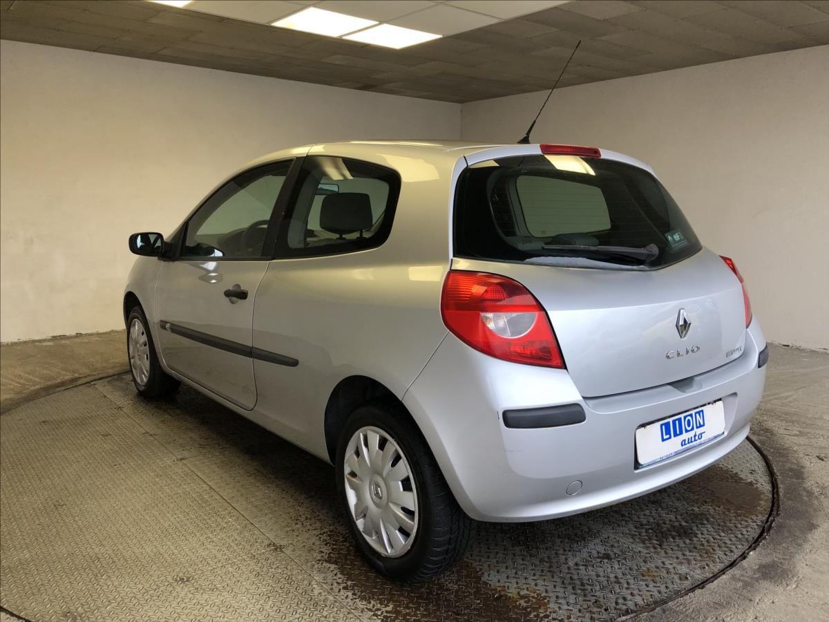 Renault Clio, 1,6 RXE - fotka 5