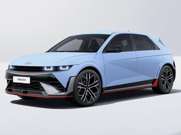 N EVERYDAY 84kWh 4x4 478kW