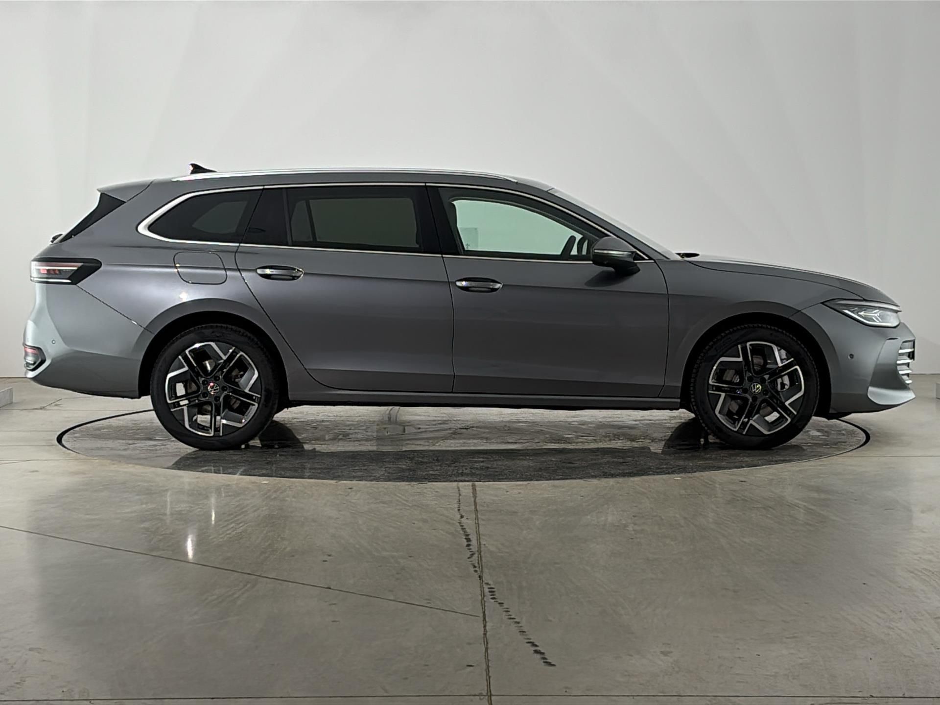 Volkswagen Passat, 2.0 TDI / 110 kW - fotka 5