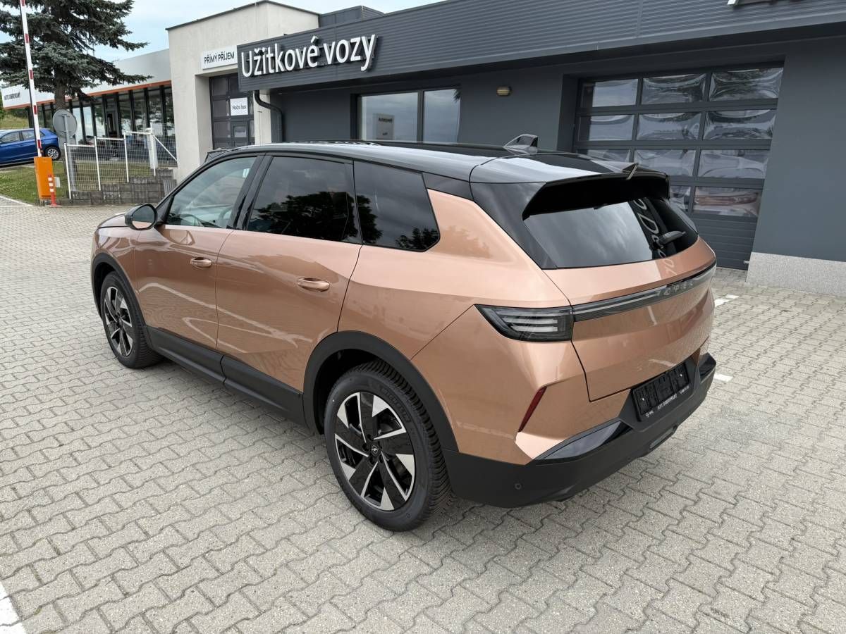 Opel Grandland, GS Hybrid 1.2 TURBO (107kW/145 - fotka 3