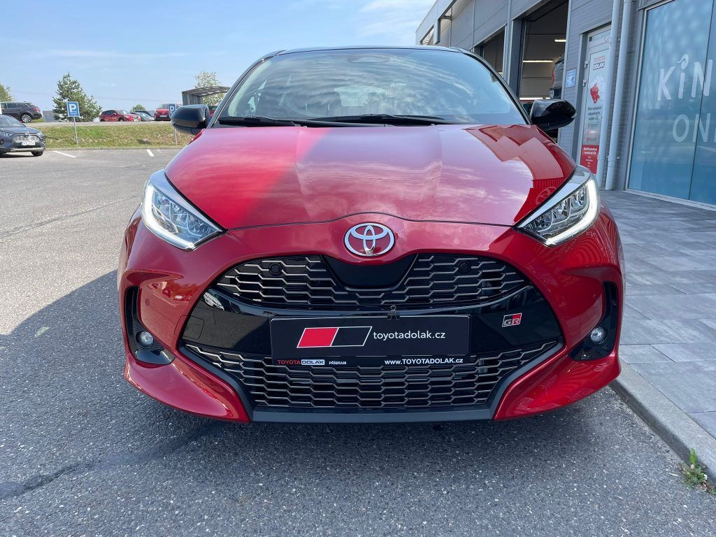 Toyota Yaris, 1.5 HEV 130 GR SPORT - fotka 3