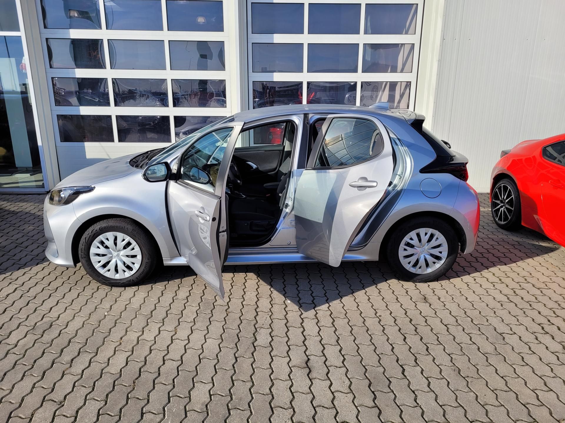 Toyota Yaris, 1.5L HEV  Limited Edition - fotka 4