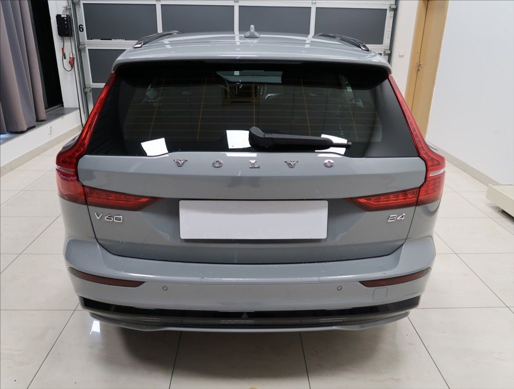Volvo V60, 2,0 B4 AUT PLUS - fotka 5