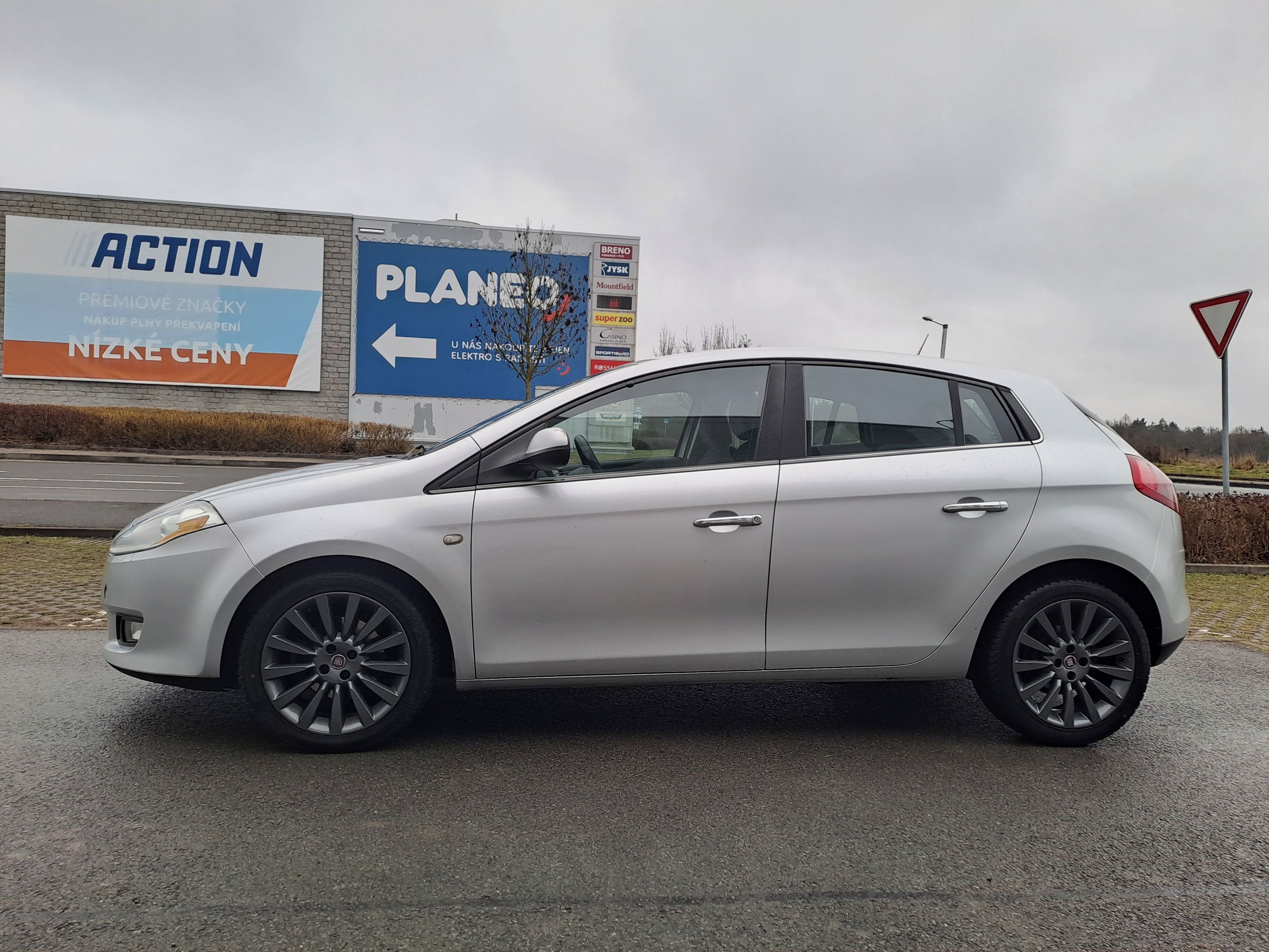 Fiat Bravo, 1.9JTD 88KW ZACHOVALÉ,PĚKNÉ - fotka 4