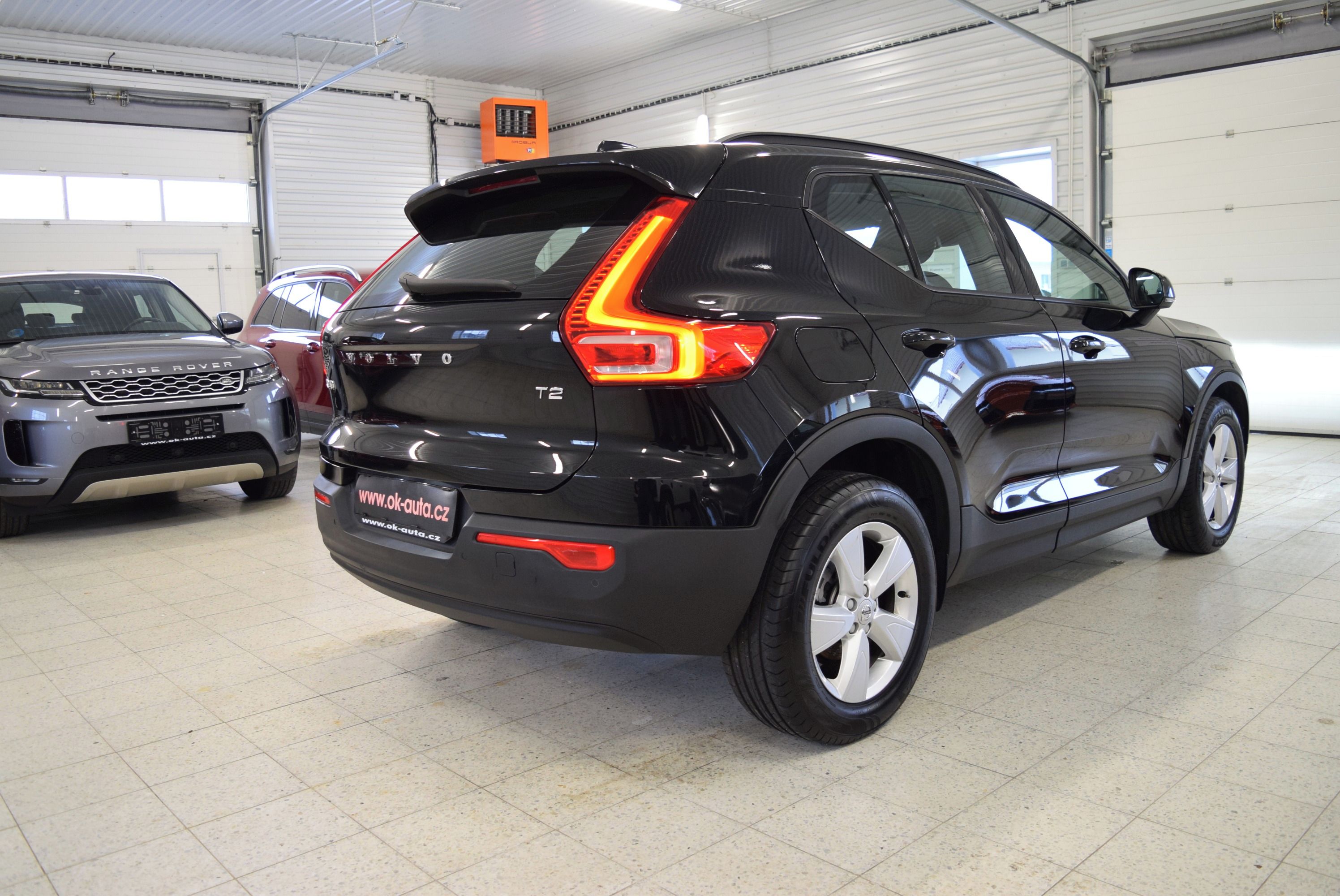 Volvo XC40, T2 MOMENTUM AUTOMAT-DPH - fotka 6