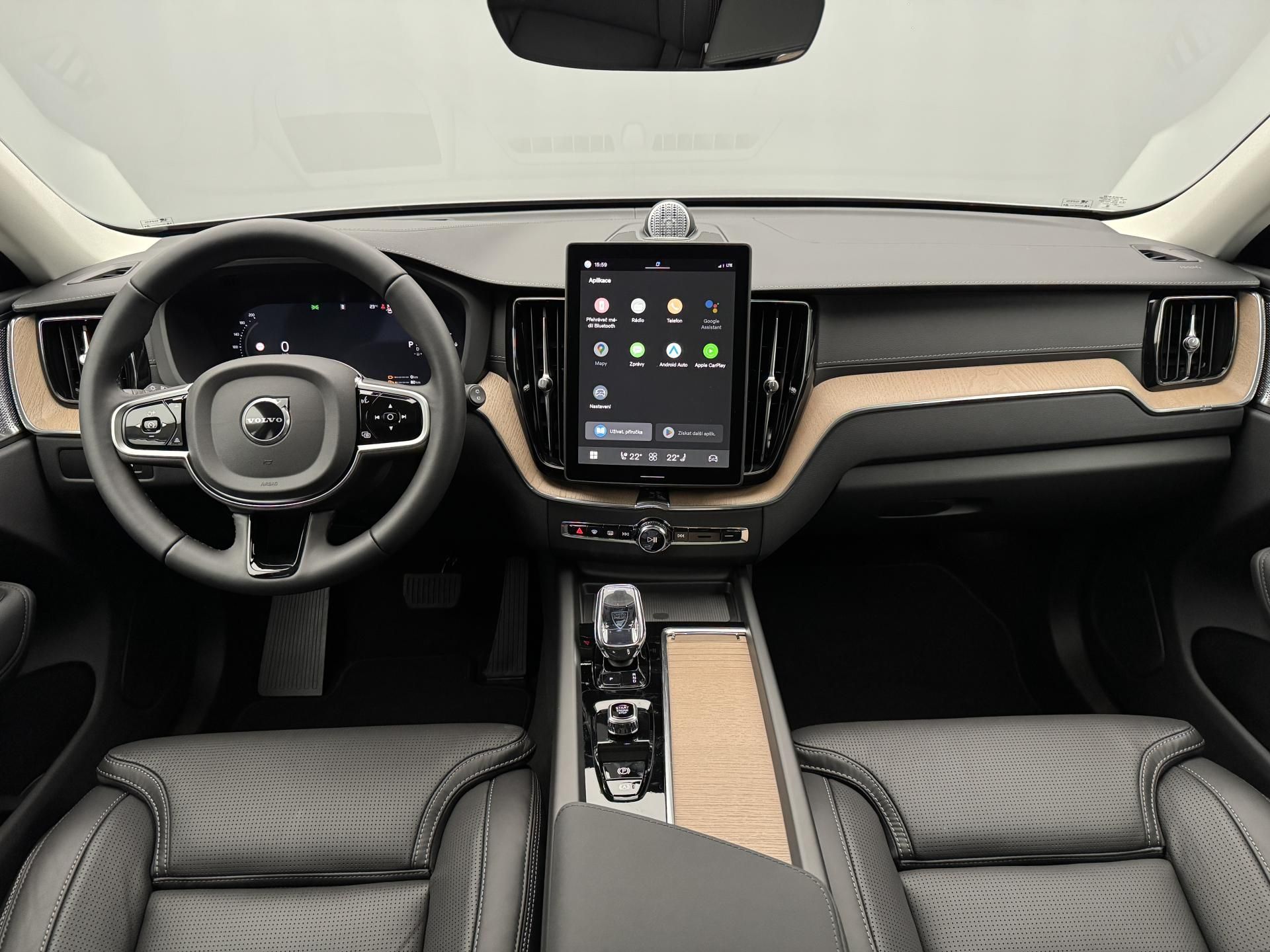 Volvo XC60, T6 AWD AUT DARK ULTRA - fotka 2
