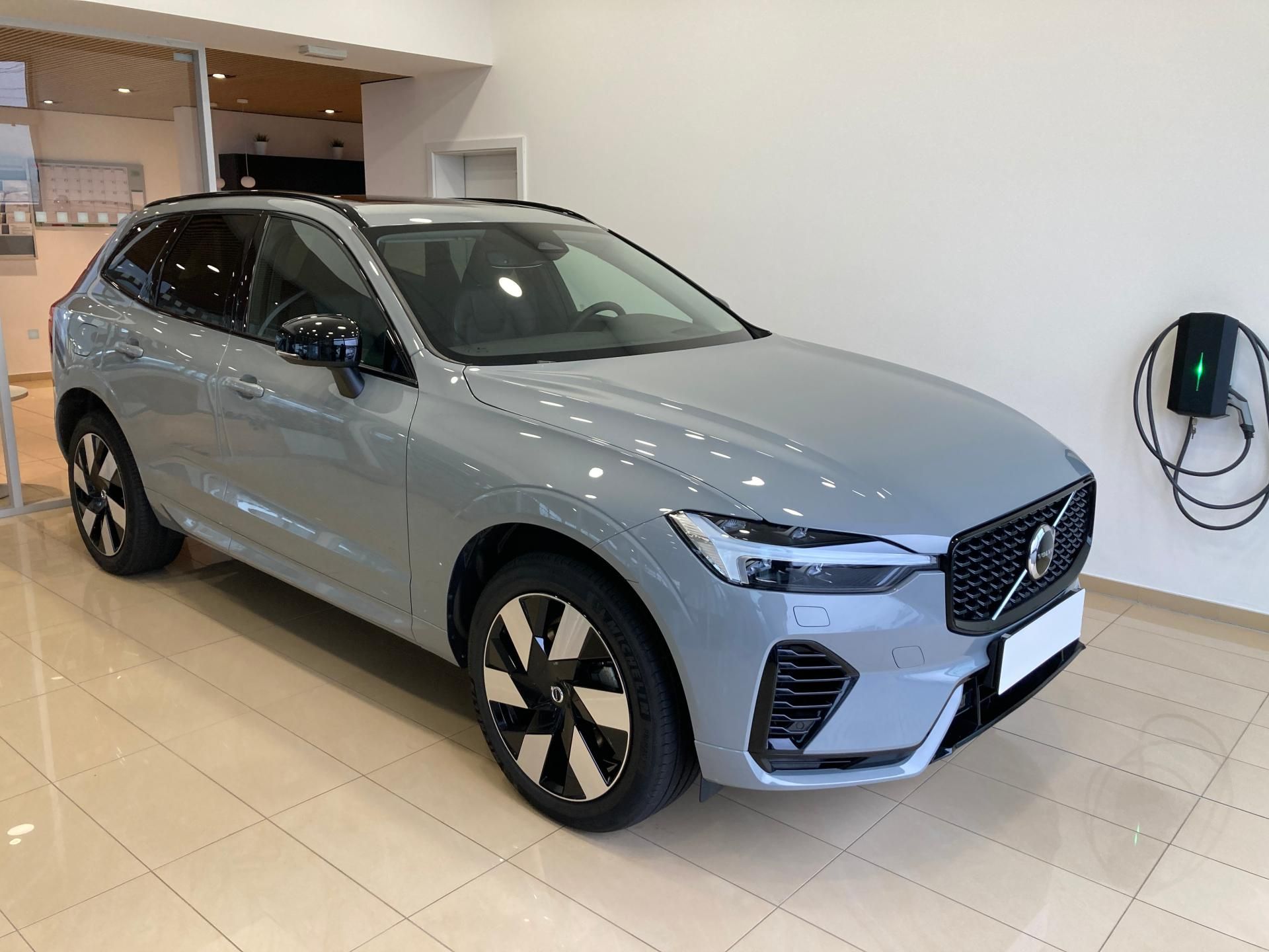 Volvo XC60, T6 eAWD Recharge Ultra Dark - fotka 2