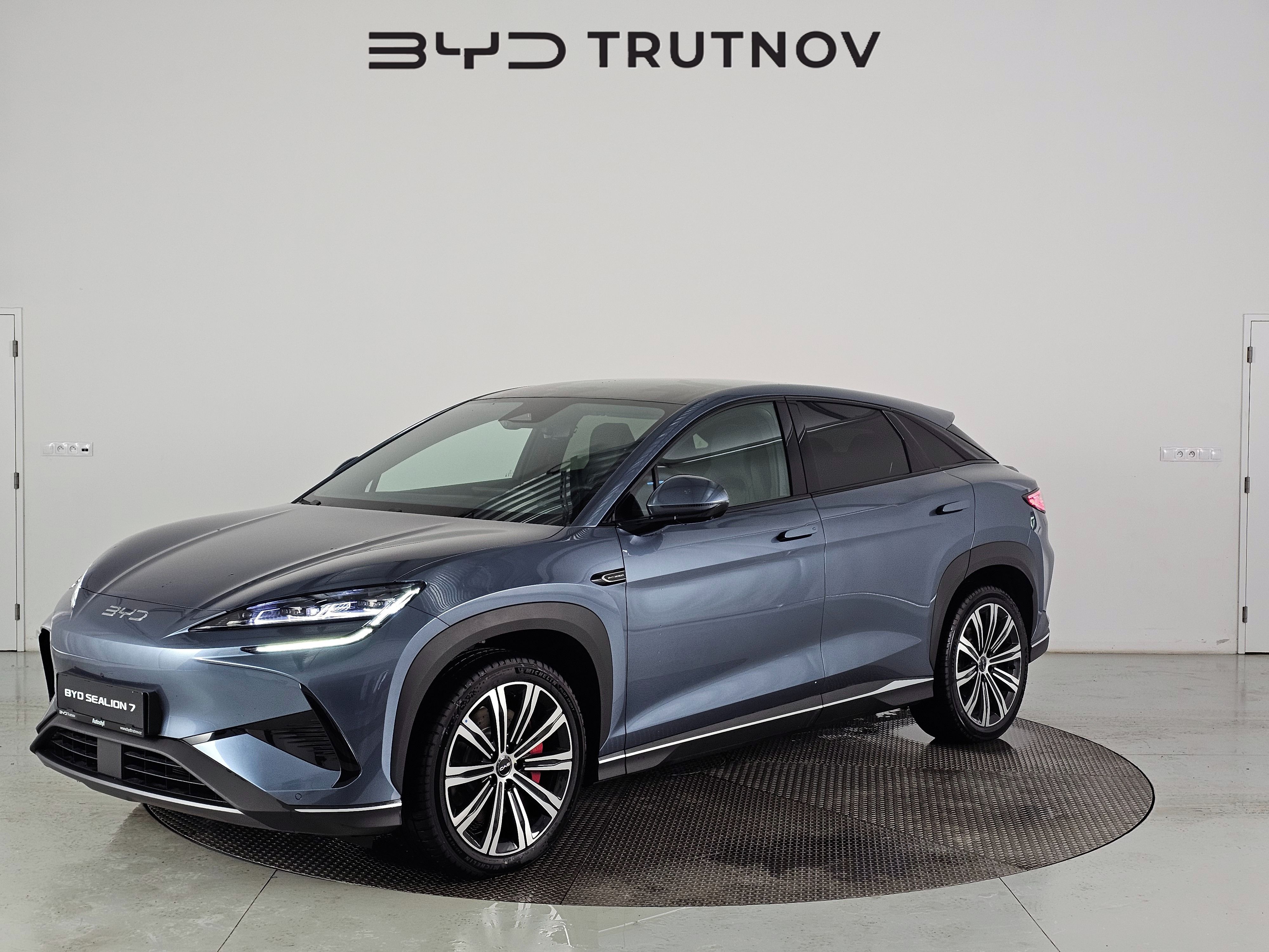 BYD Sealion 7, 530 k Design 82,5kWh AWD