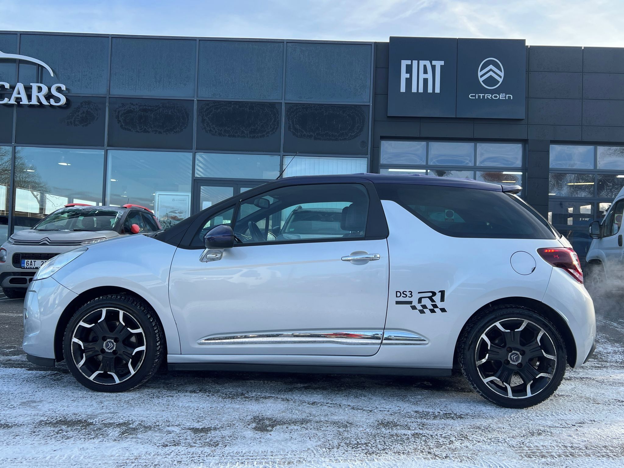 Citroën DS3, 1.6 155k ZÁRUKA SERVIS NAVI - fotka 4