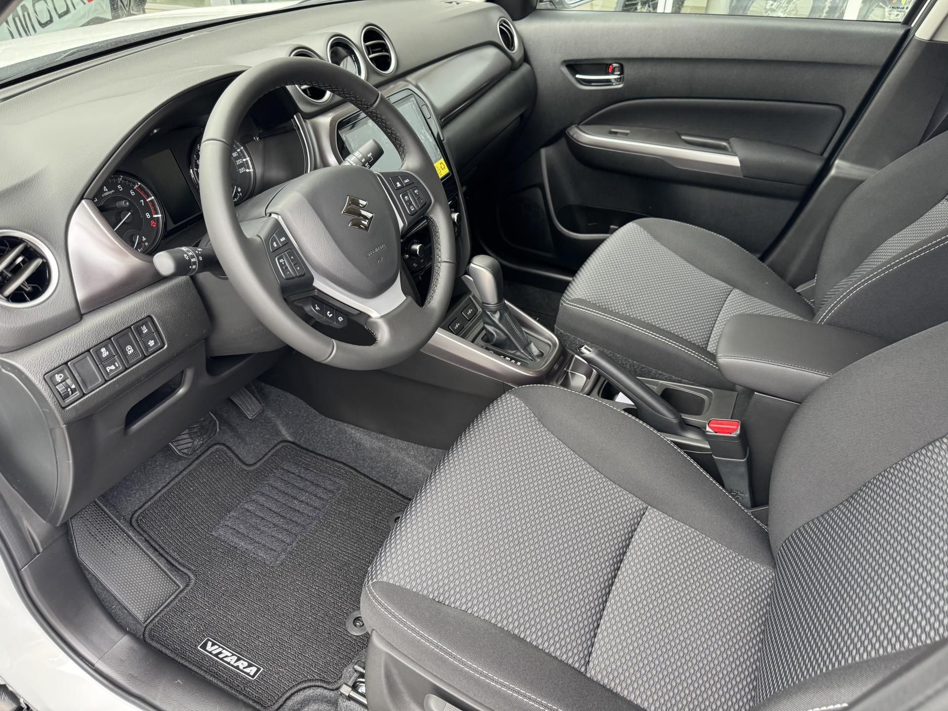 Suzuki Vitara, 1,4 Premium AT Hybrid - fotka 4