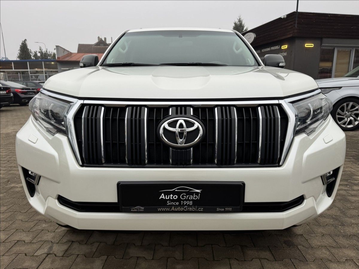 Toyota Land Cruiser, 4,0   150 Prestige - fotka 2