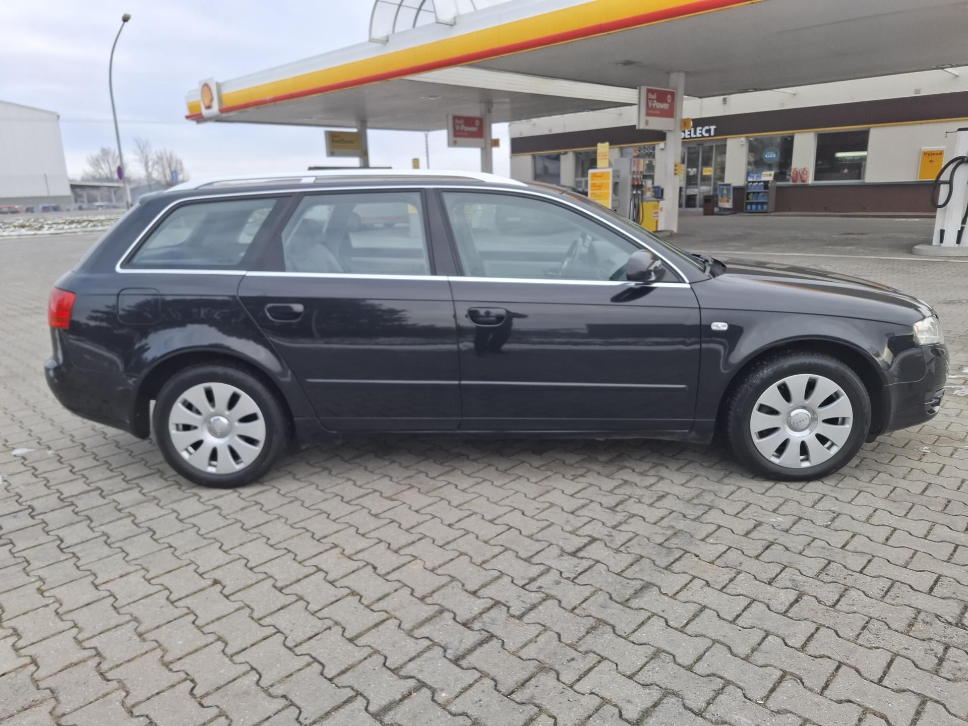 Audi A4, 2,0 TDI - fotka 5