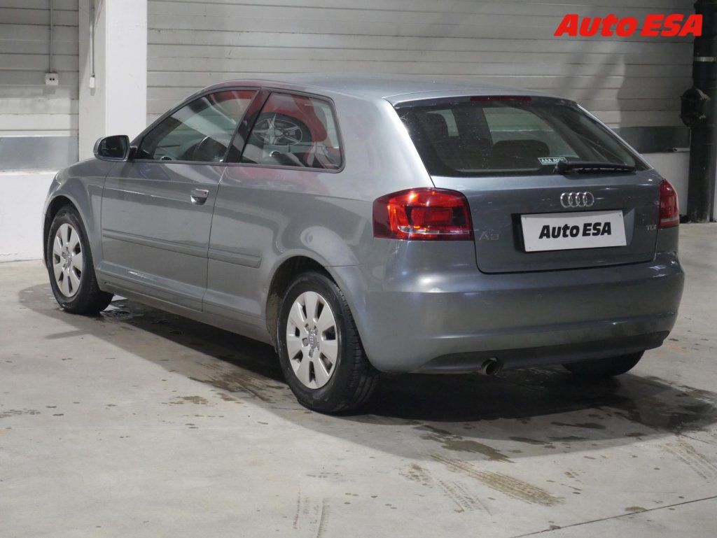 Audi A3, 1.6 TDi,autoAC - fotka 6