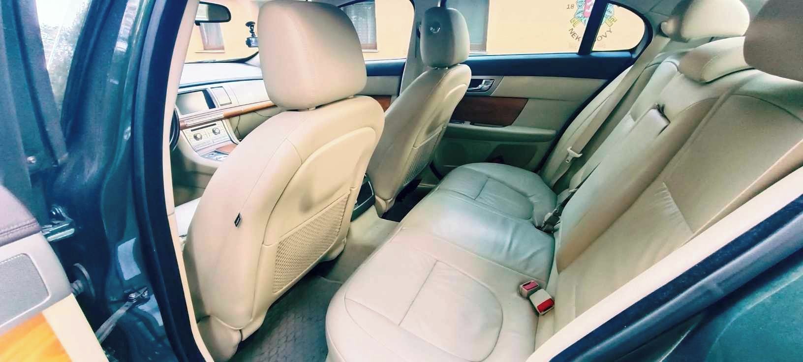 Jaguar XF, 3,0 V6D 155kW - fotka 5