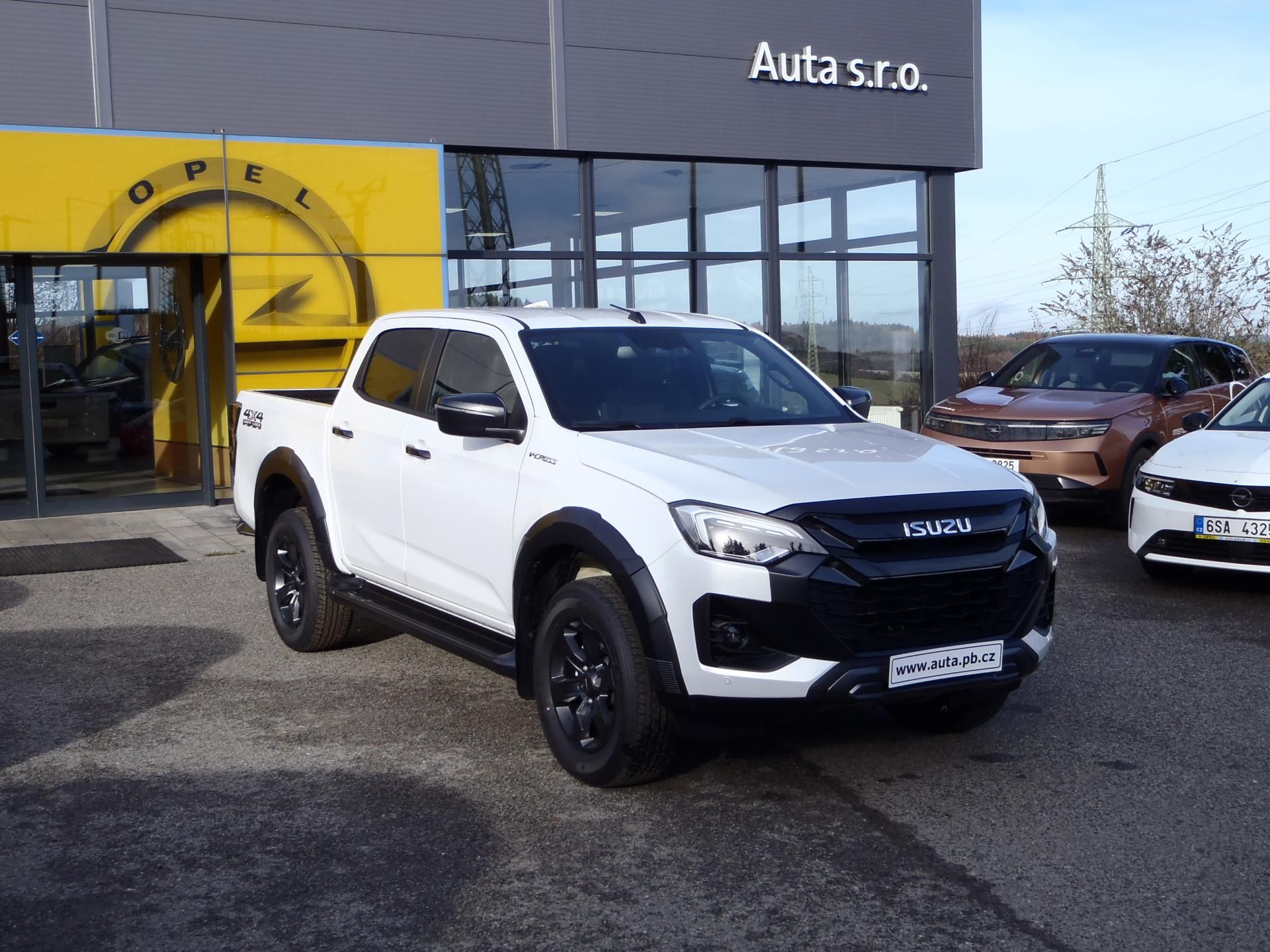 Isuzu D-Max, Double Cab V-CROSS 4x4
