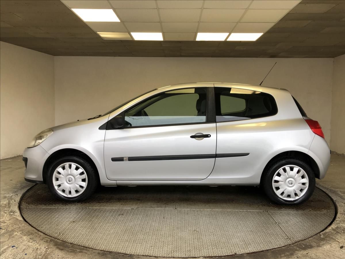 Renault Clio, 1,6 RXE - fotka 4