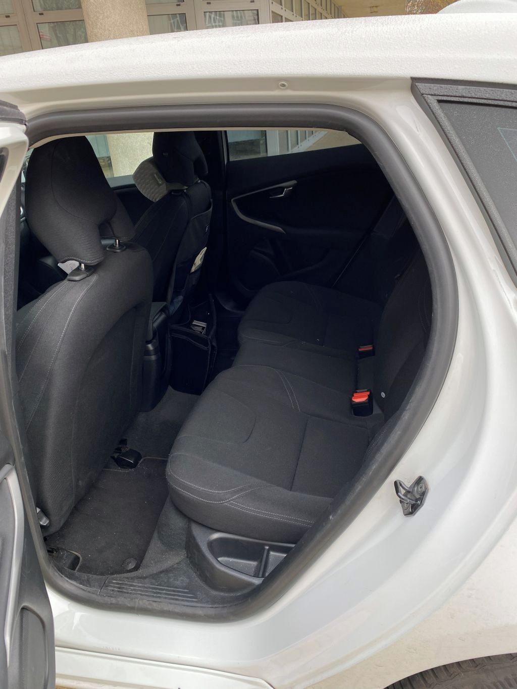 Volvo V40, Volvo V40 T3 R-Design facelift - fotka 3