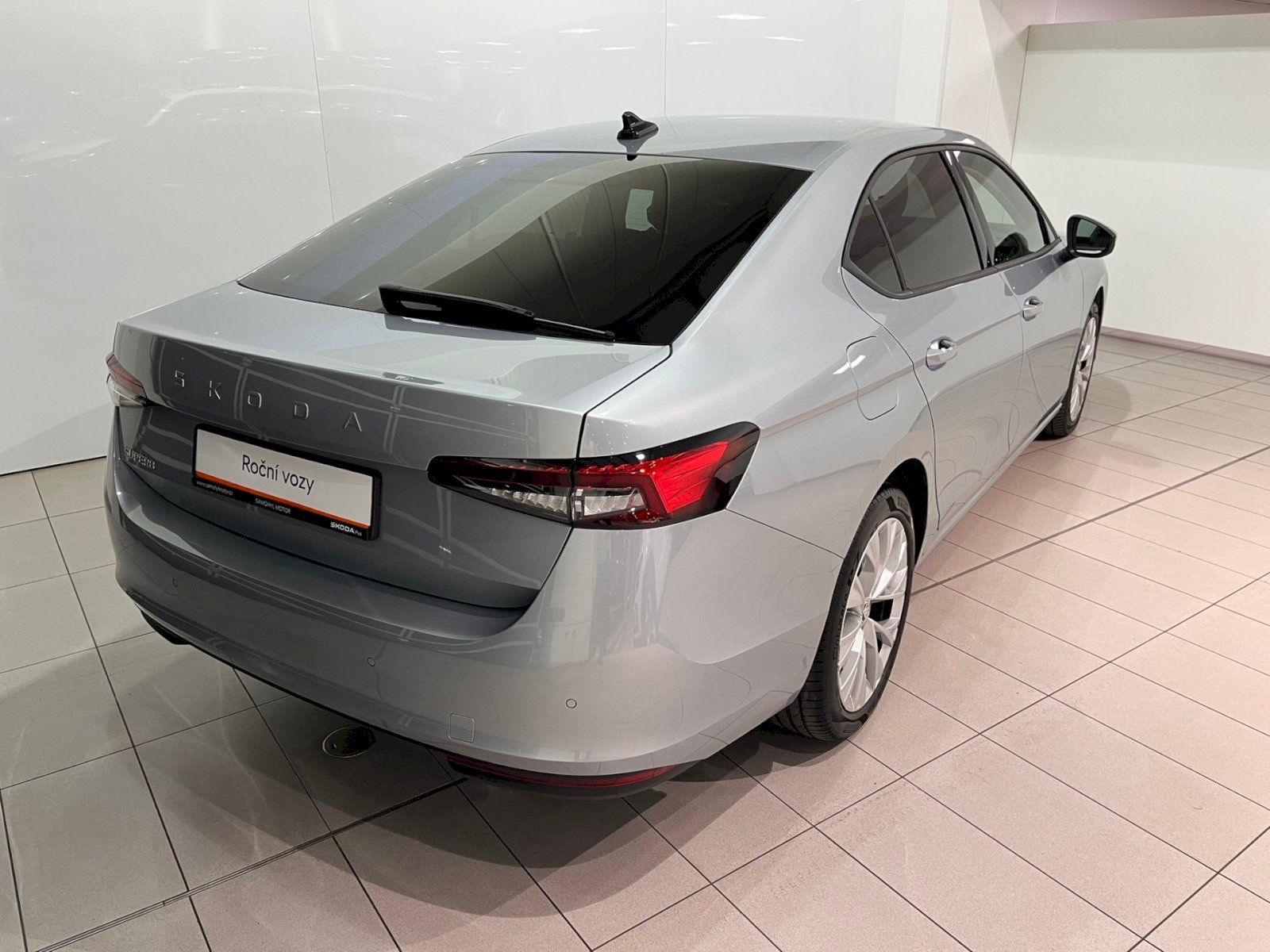 Škoda Superb, 2.0 TDI 110 kW A7F Selection - fotka 2