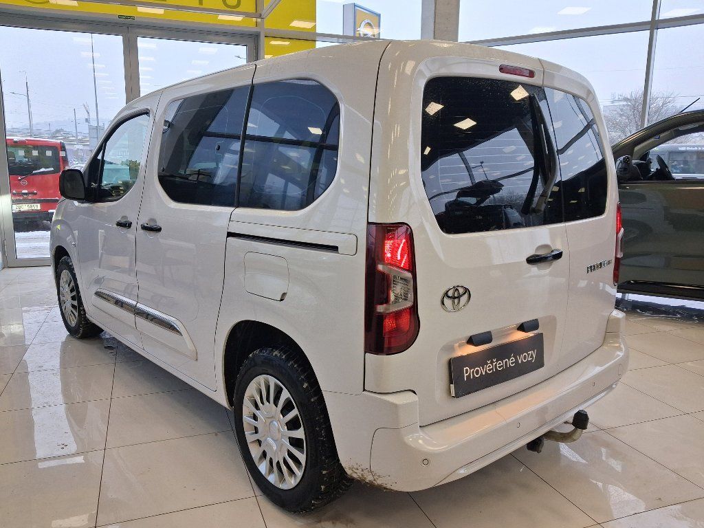 Toyota Proace City Verso, 1.5 96kW 2025 - fotka 4